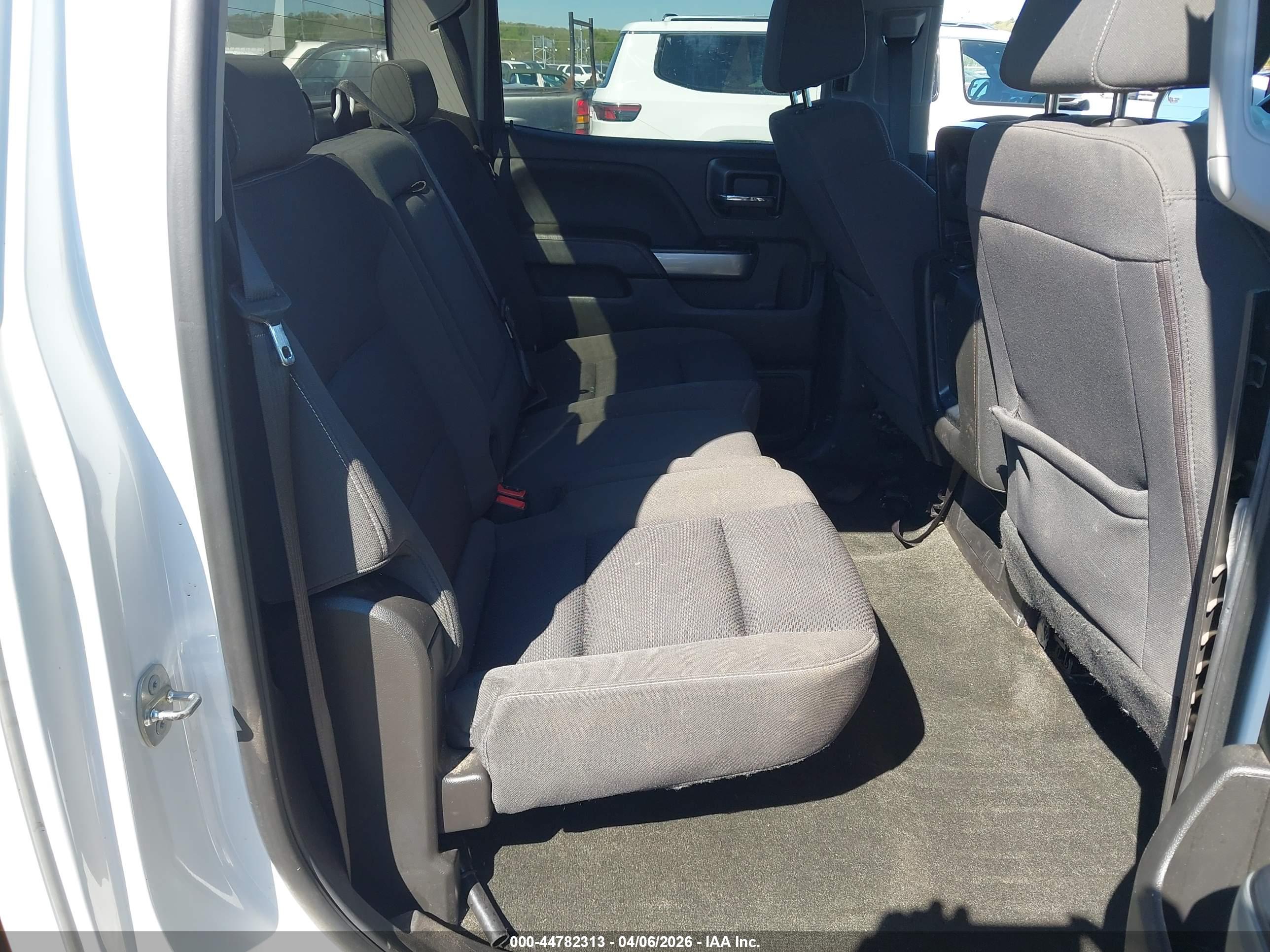 CHEVROLET SILVERADO image 8