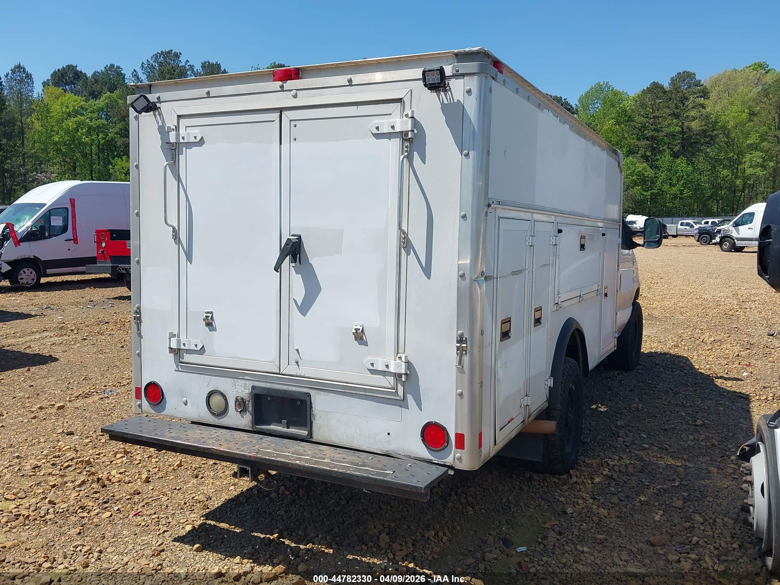 FORD E-350 image 4