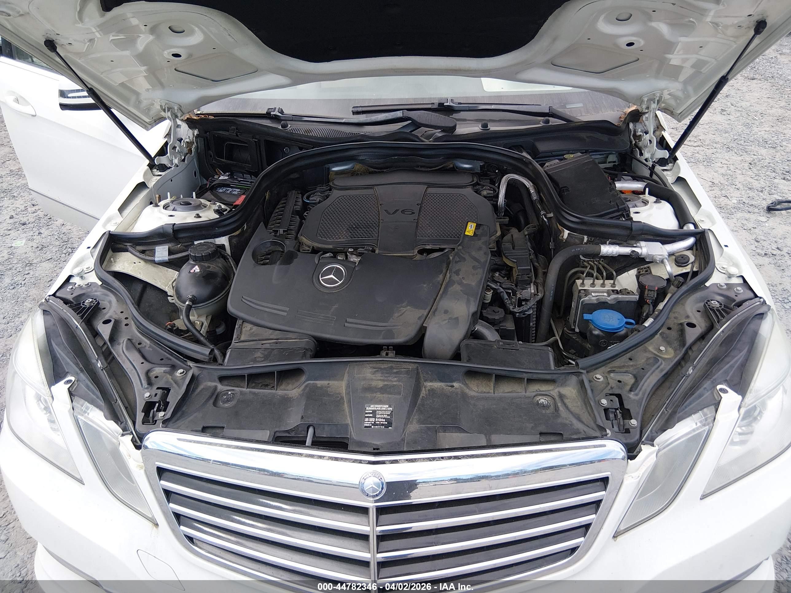 MERCEDES-BENZ E image 10