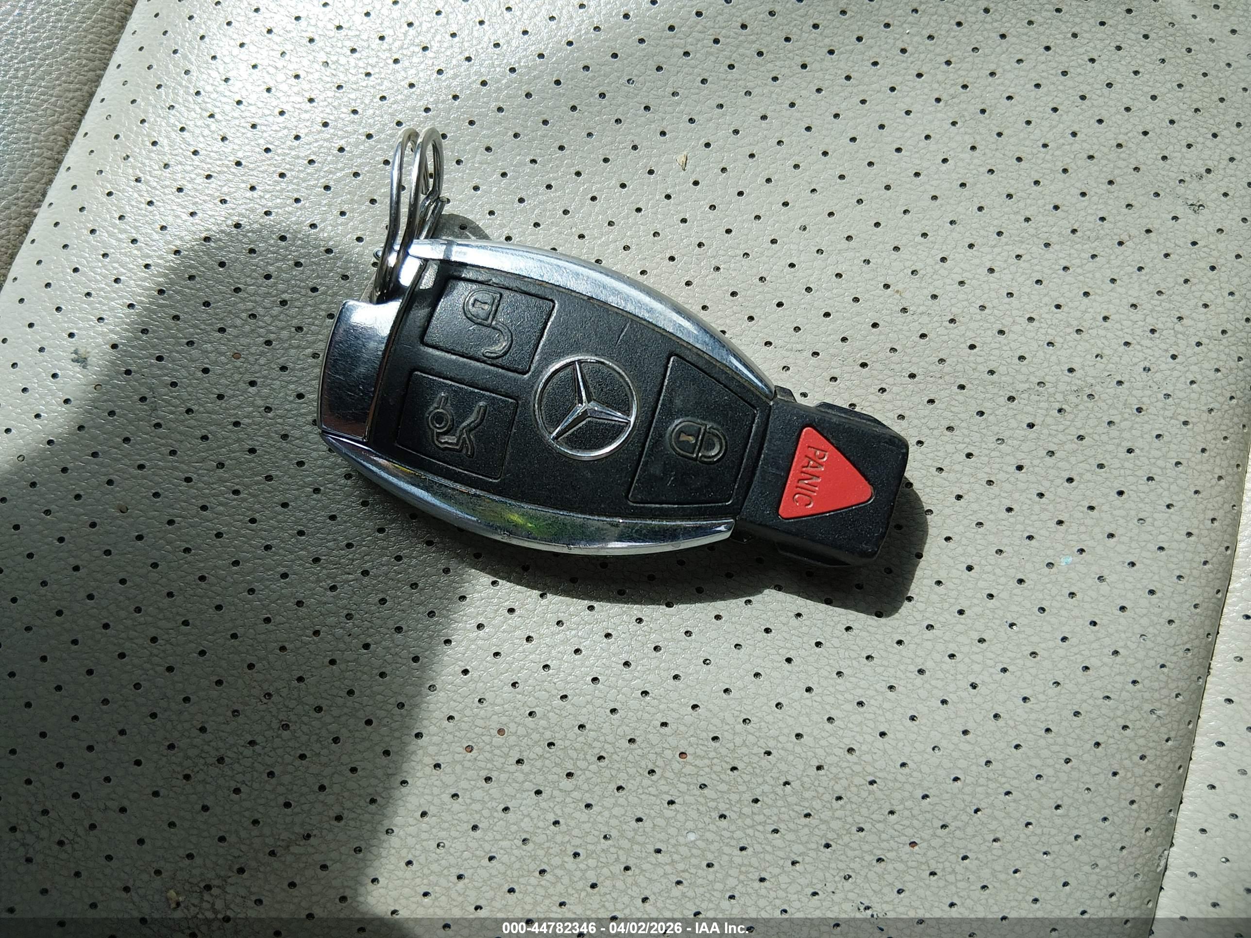 MERCEDES-BENZ E image 11
