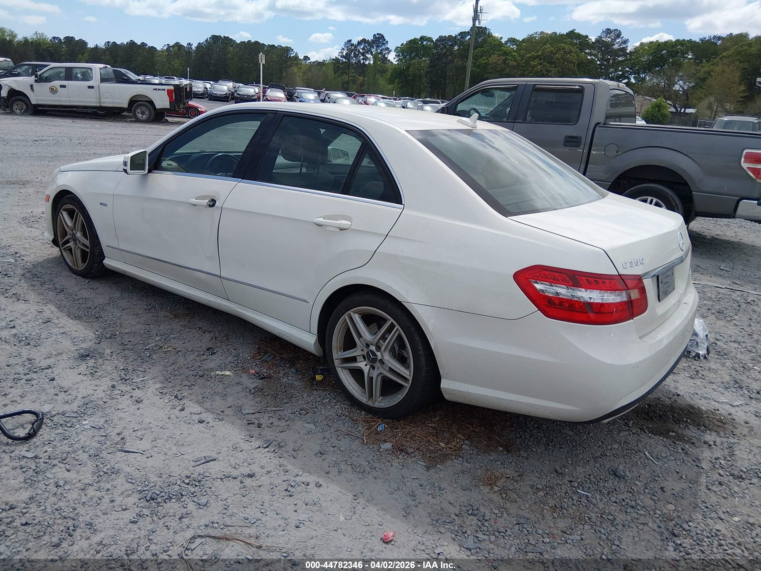 MERCEDES-BENZ E image 3