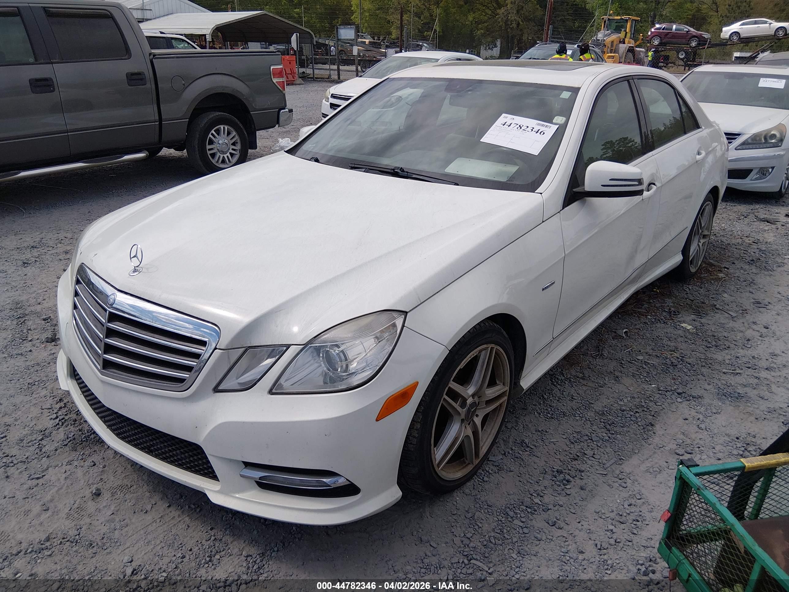 MERCEDES-BENZ E image 6