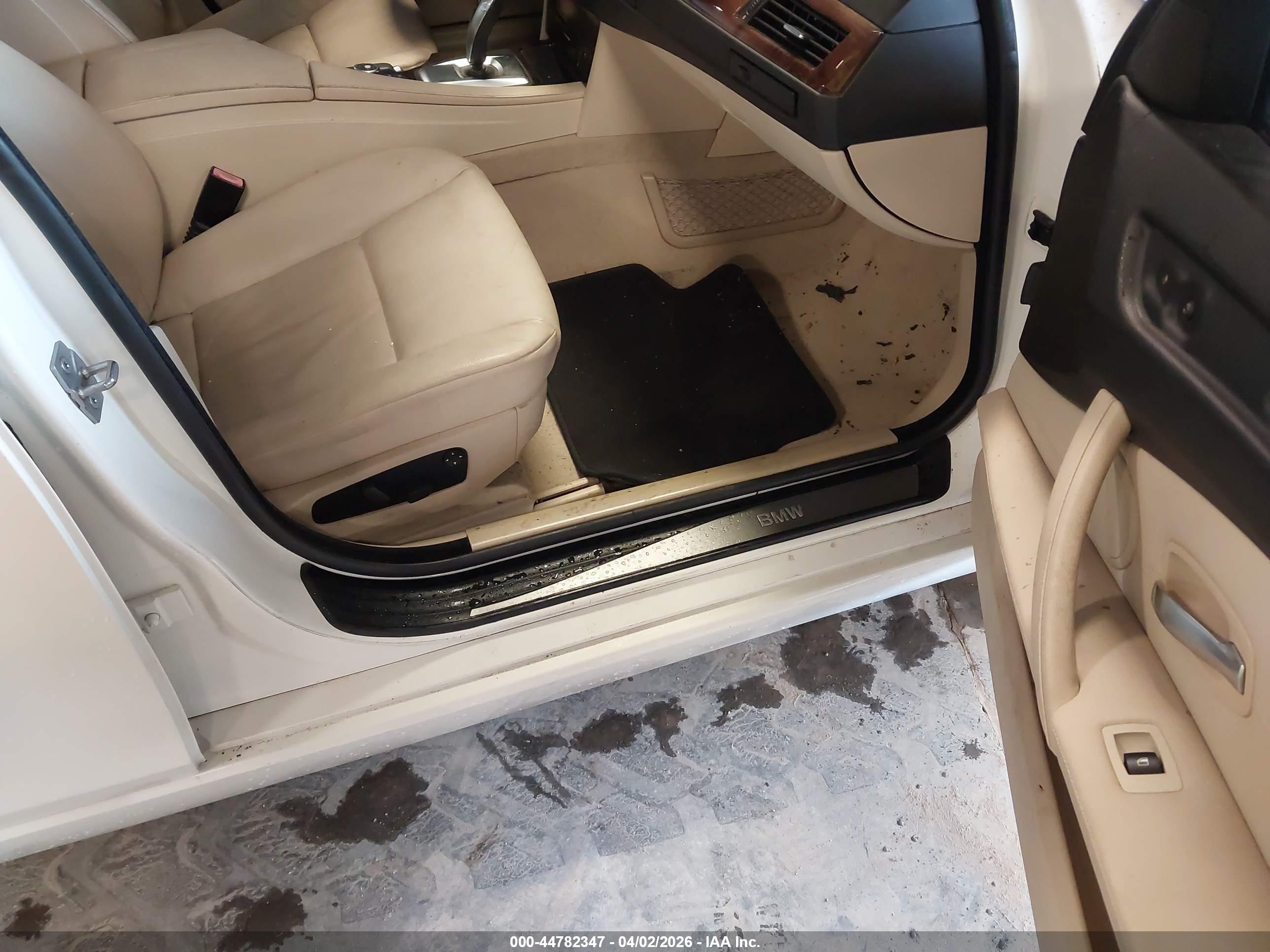 BMW 528I image 5