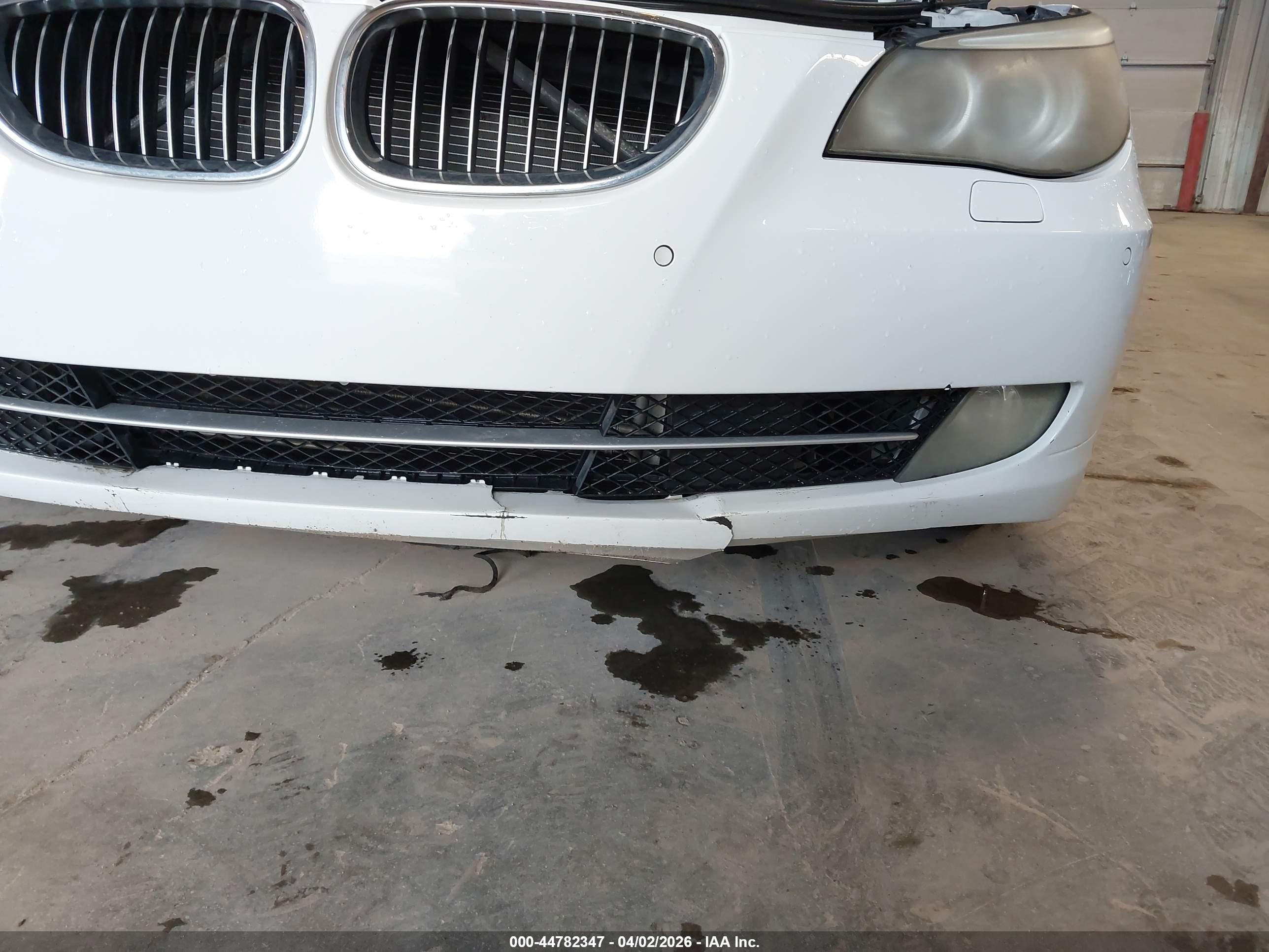 BMW 528I image 6