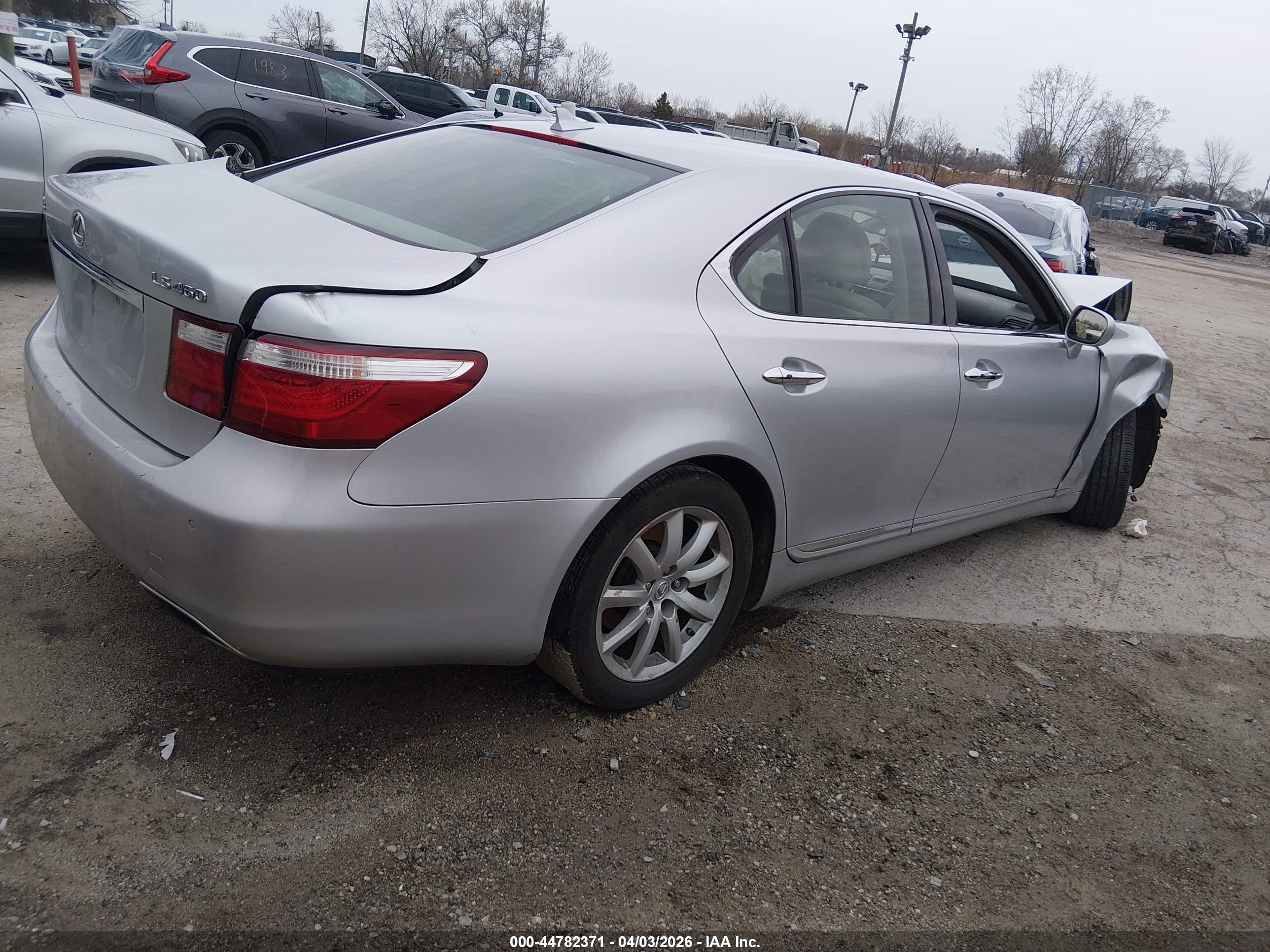 LEXUS LS image 4