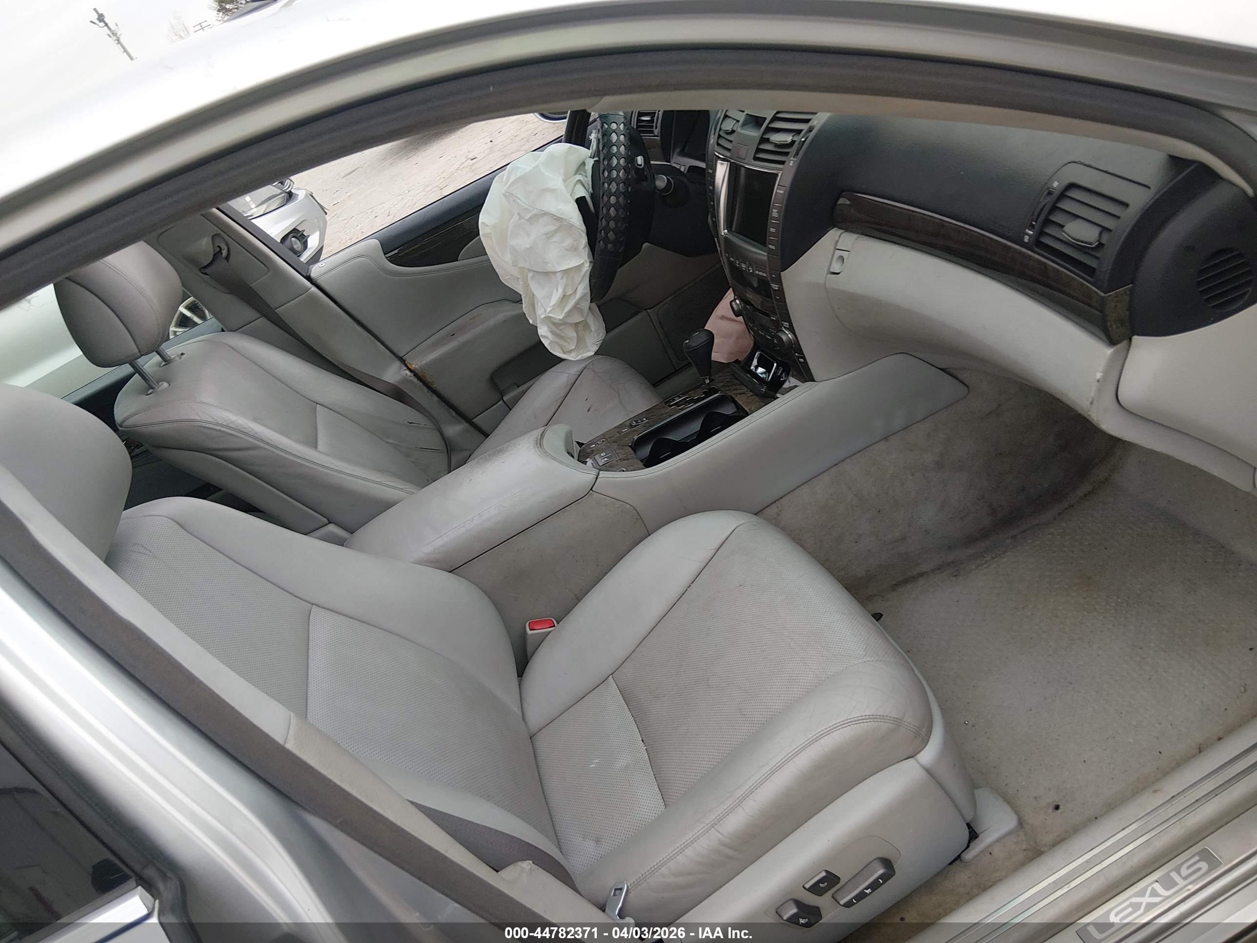 LEXUS LS image 5