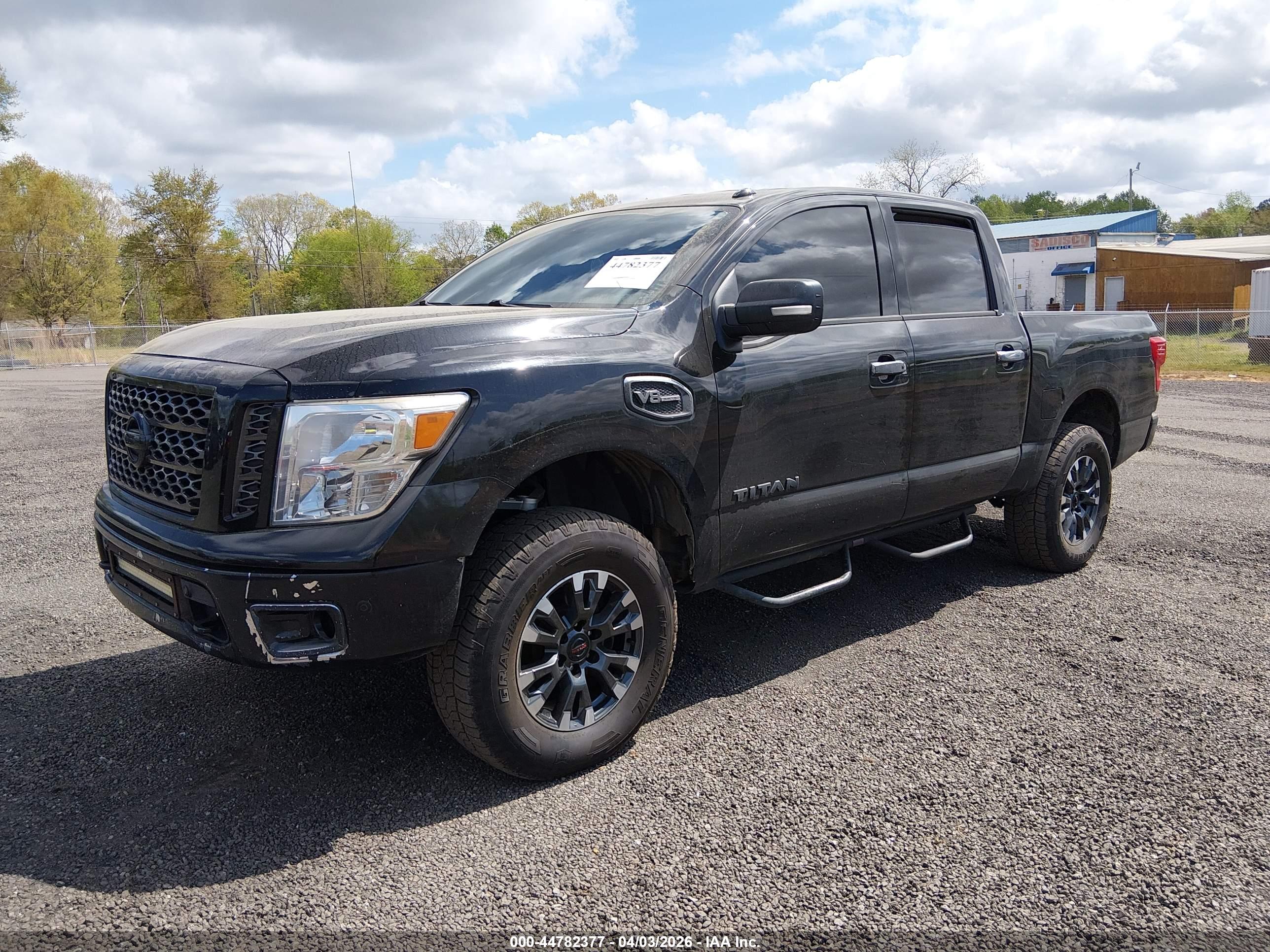 NISSAN TITAN image 2