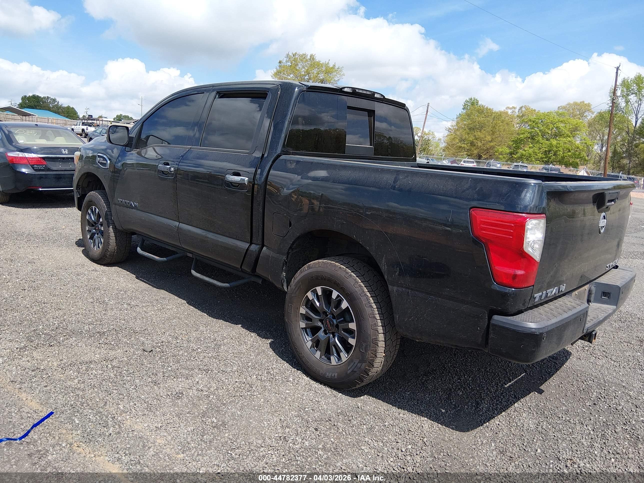 NISSAN TITAN image 3