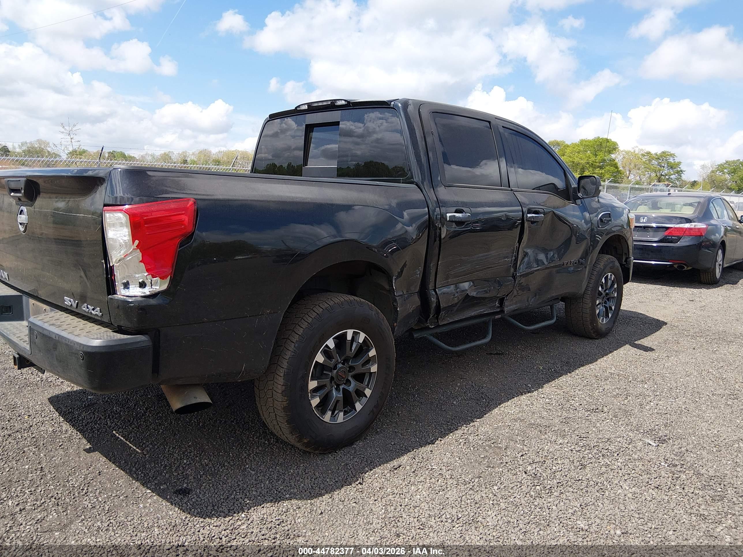NISSAN TITAN image 4