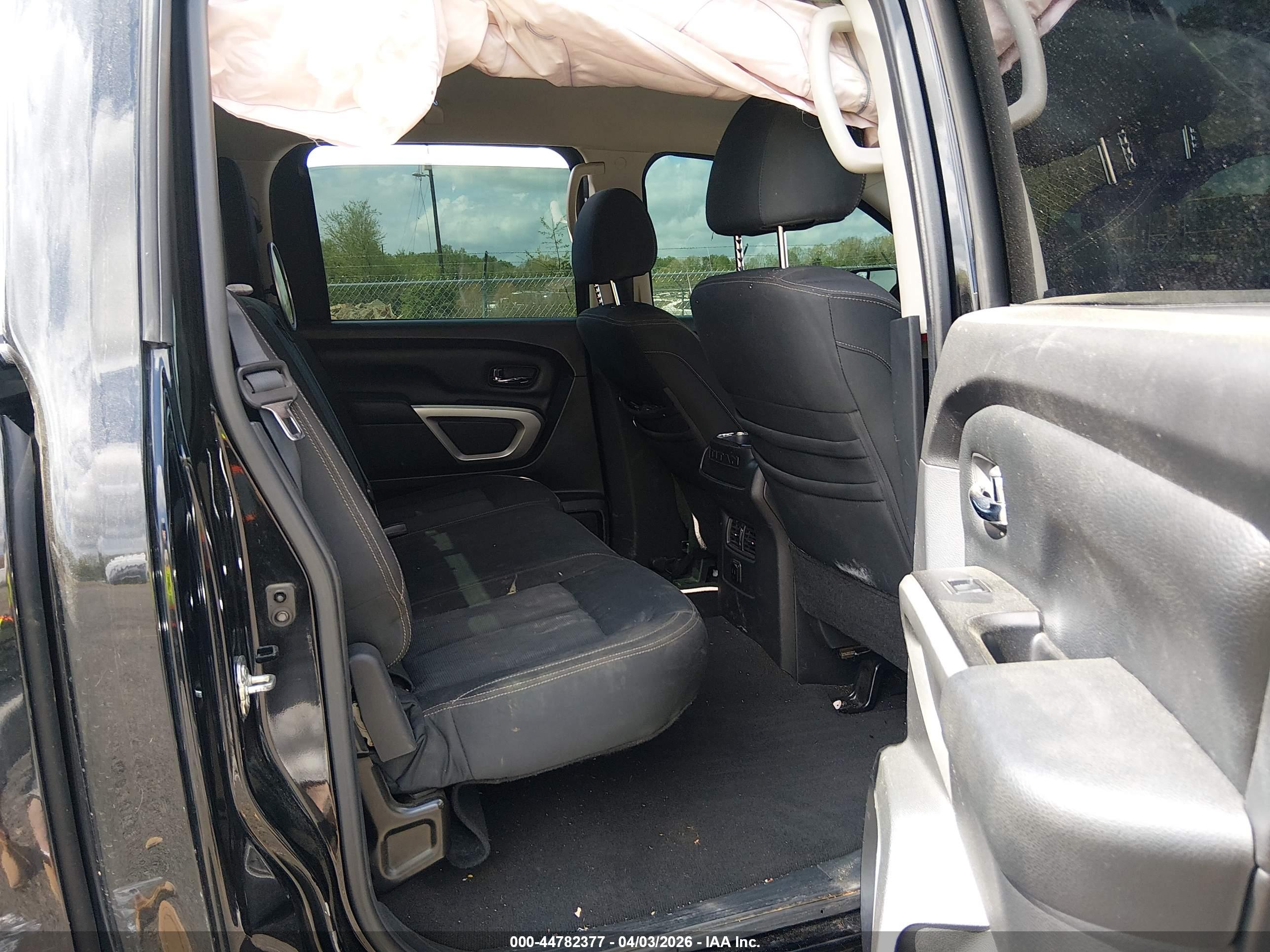 NISSAN TITAN image 8