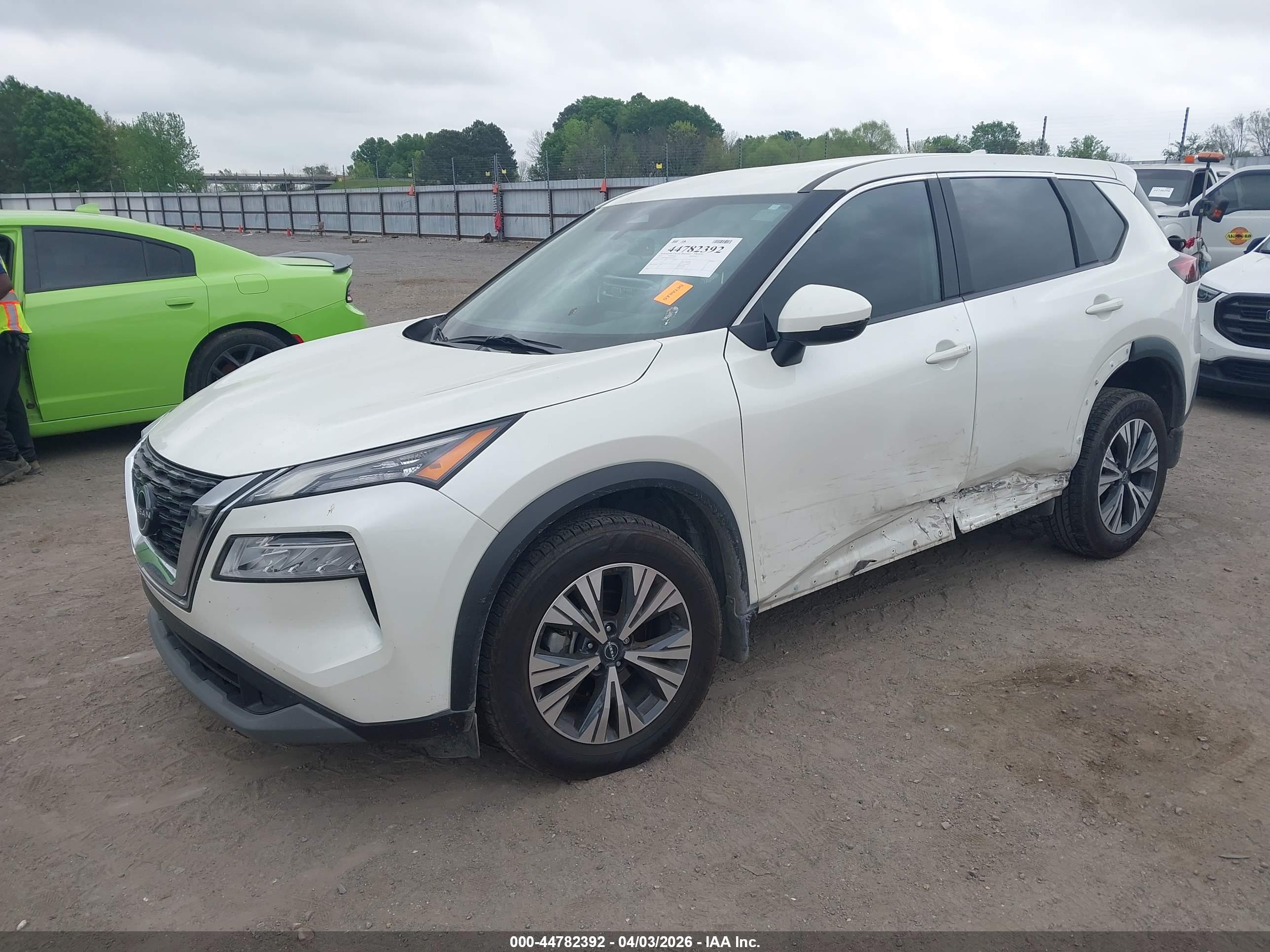 NISSAN ROGUE image 2