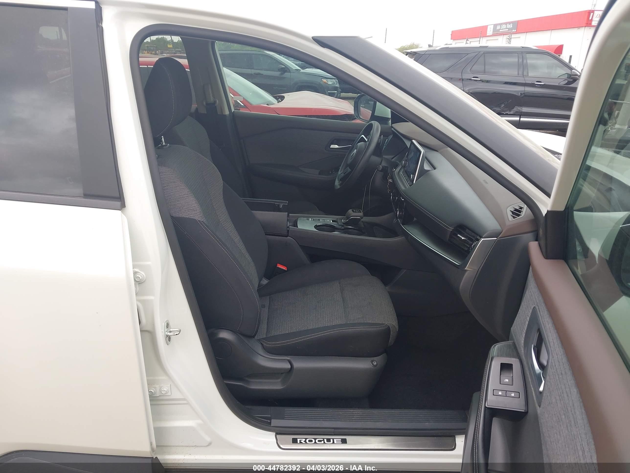NISSAN ROGUE image 5