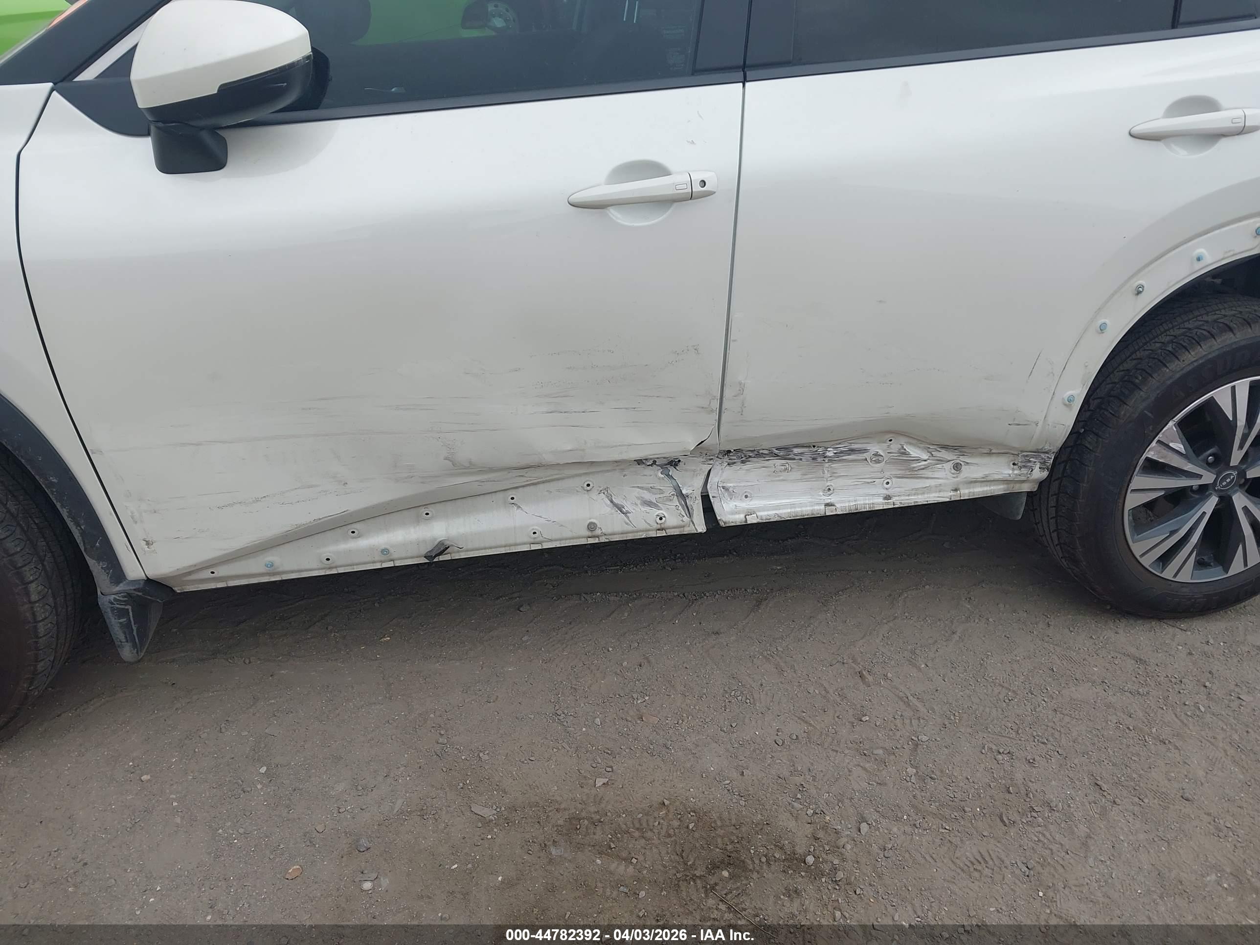 NISSAN ROGUE image 6