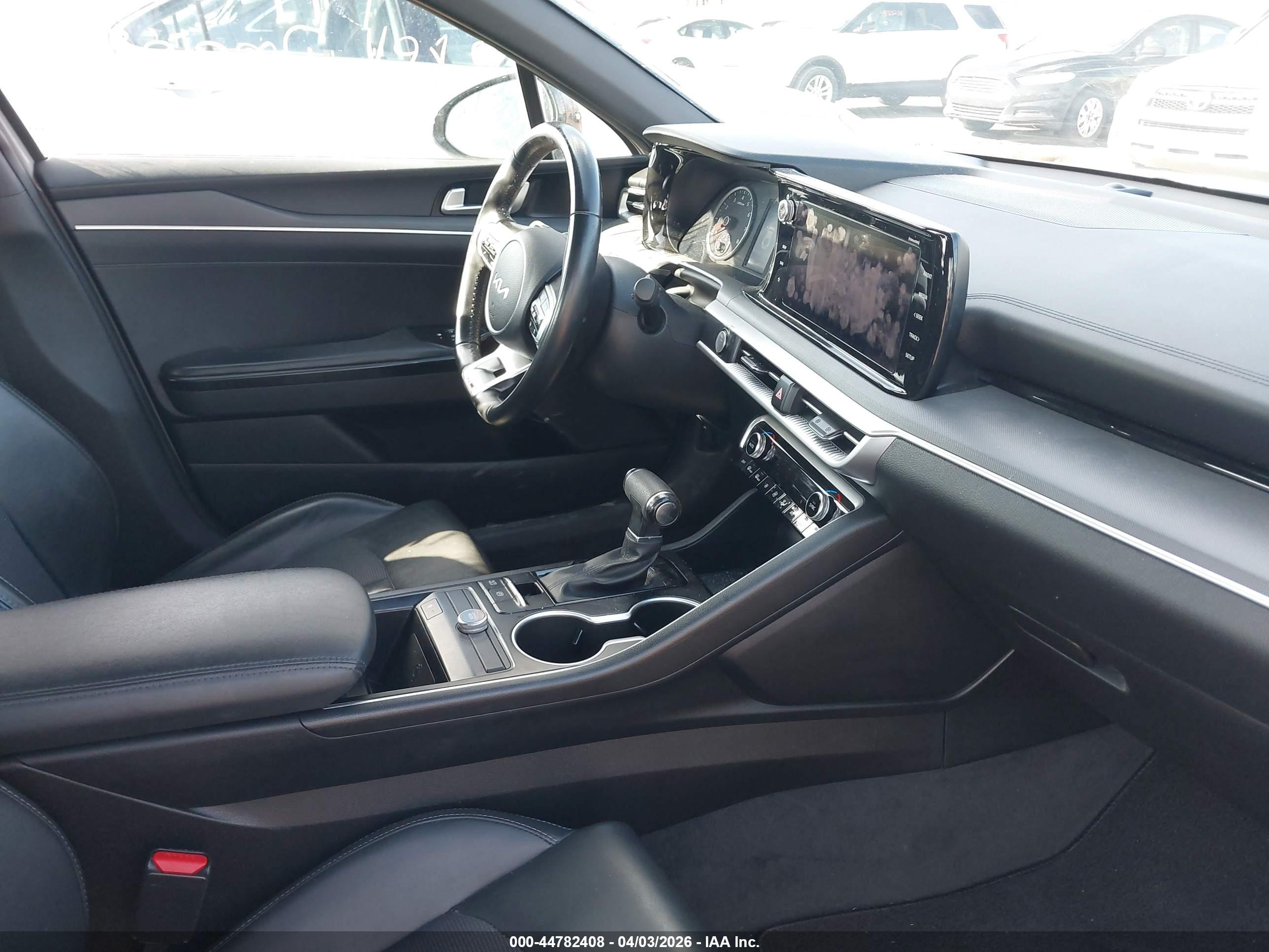 KIA K5 image 5