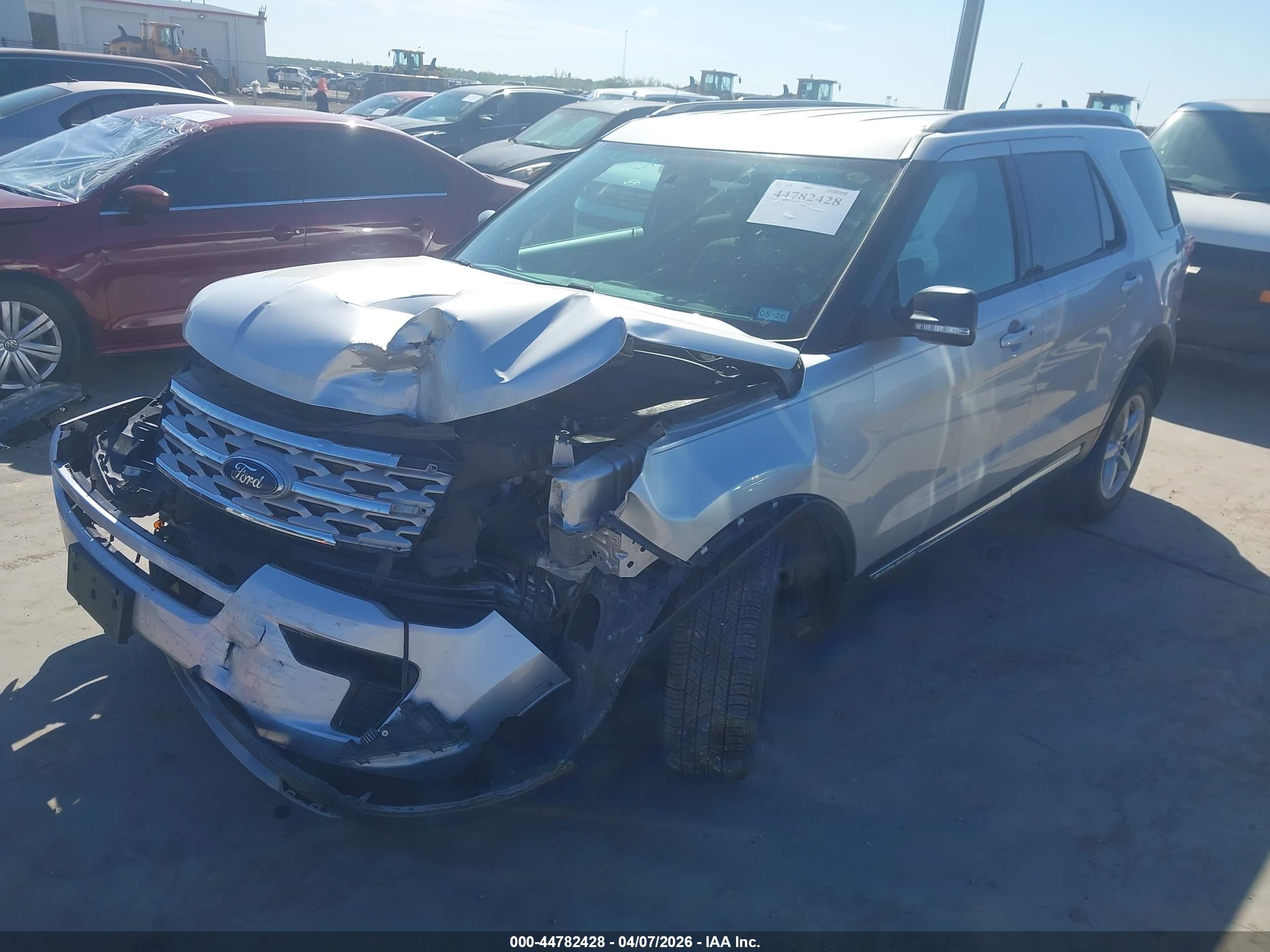 FORD EXPLORER image 2