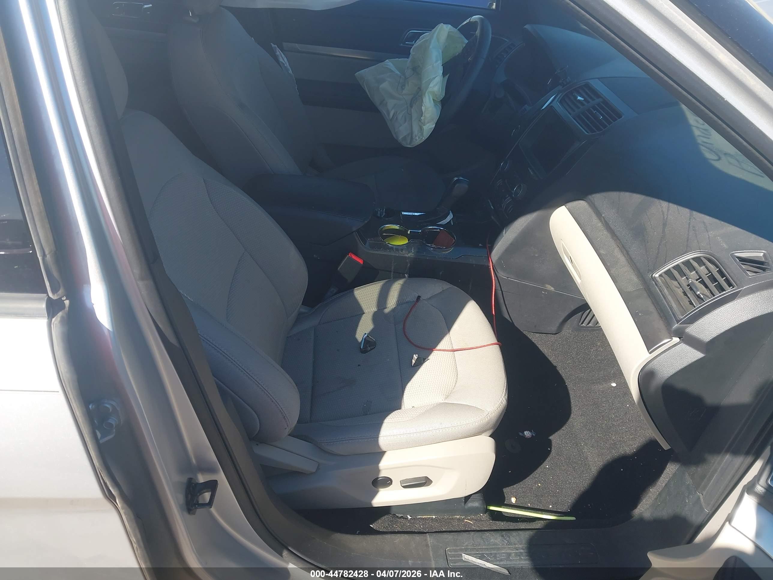 FORD EXPLORER image 5