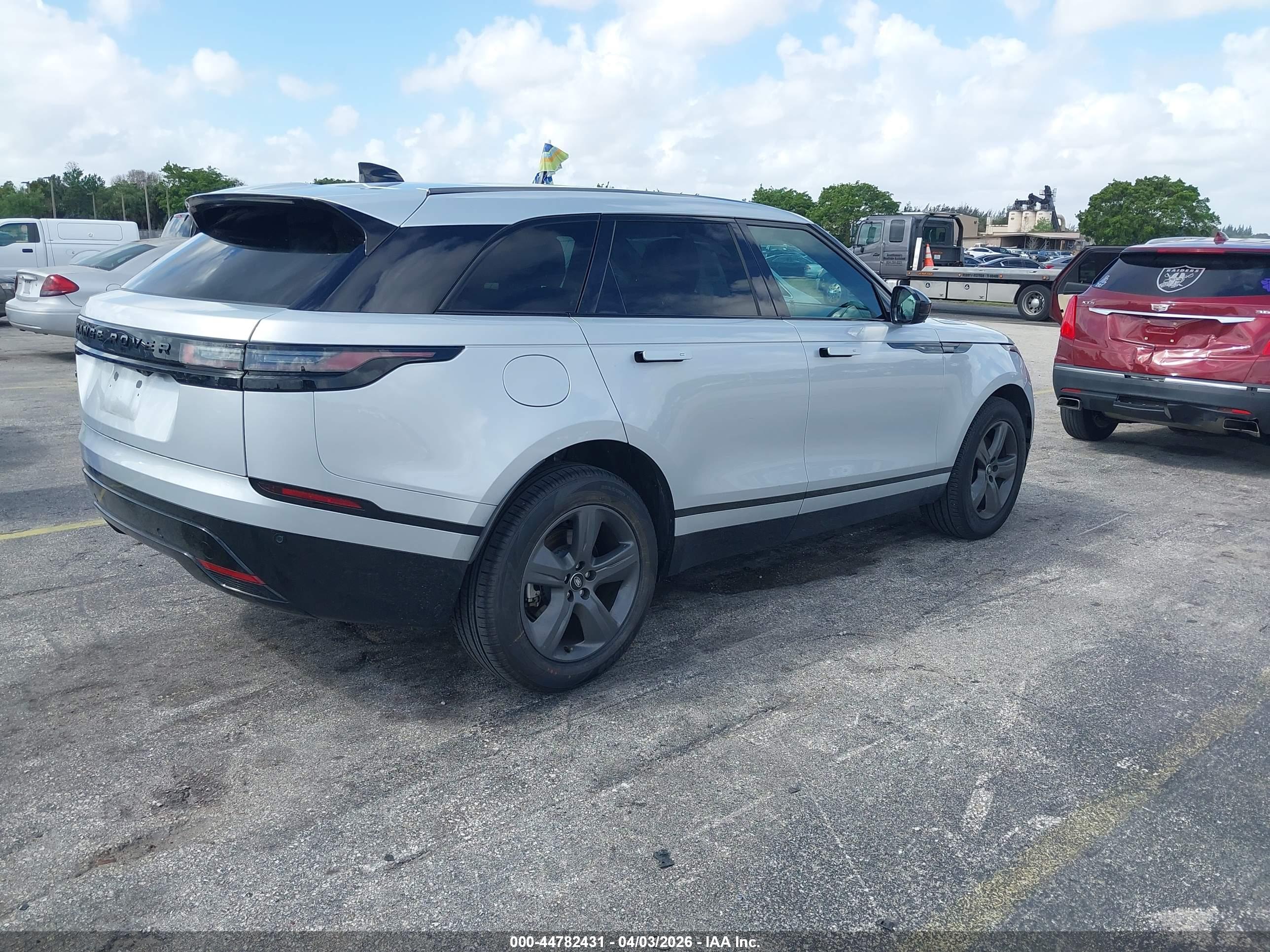 LAND ROVER image 4