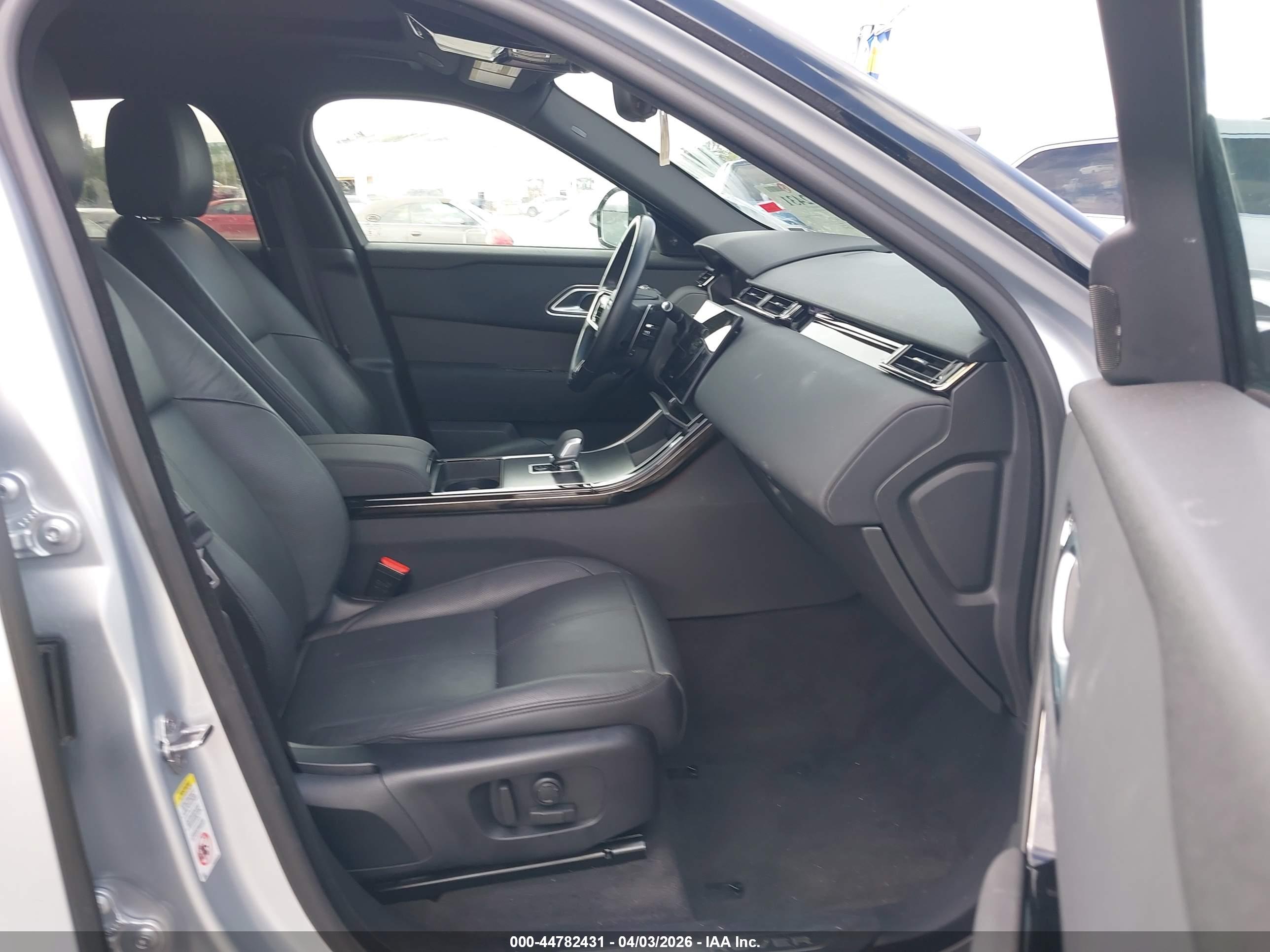 LAND ROVER image 5