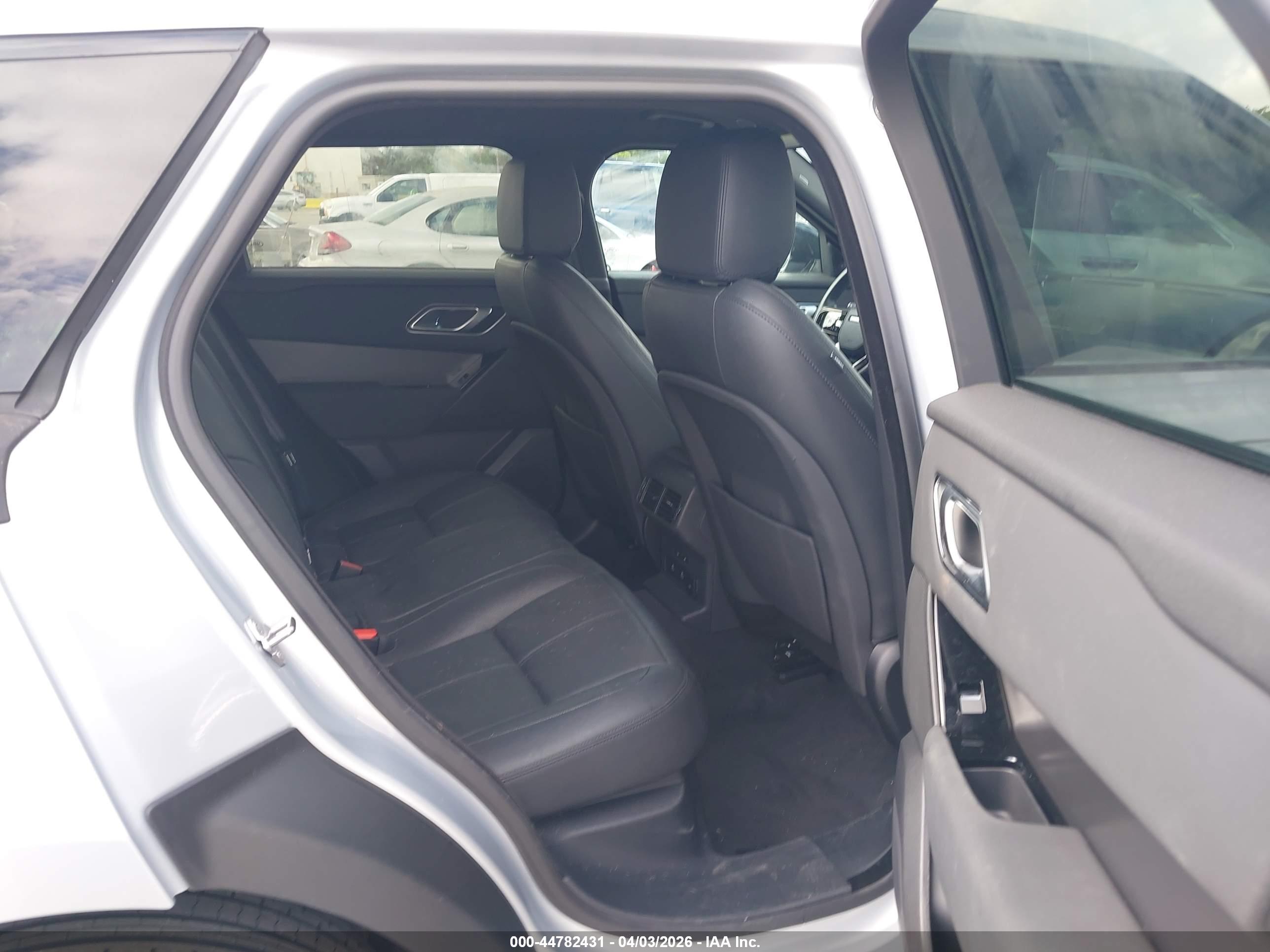 LAND ROVER image 8