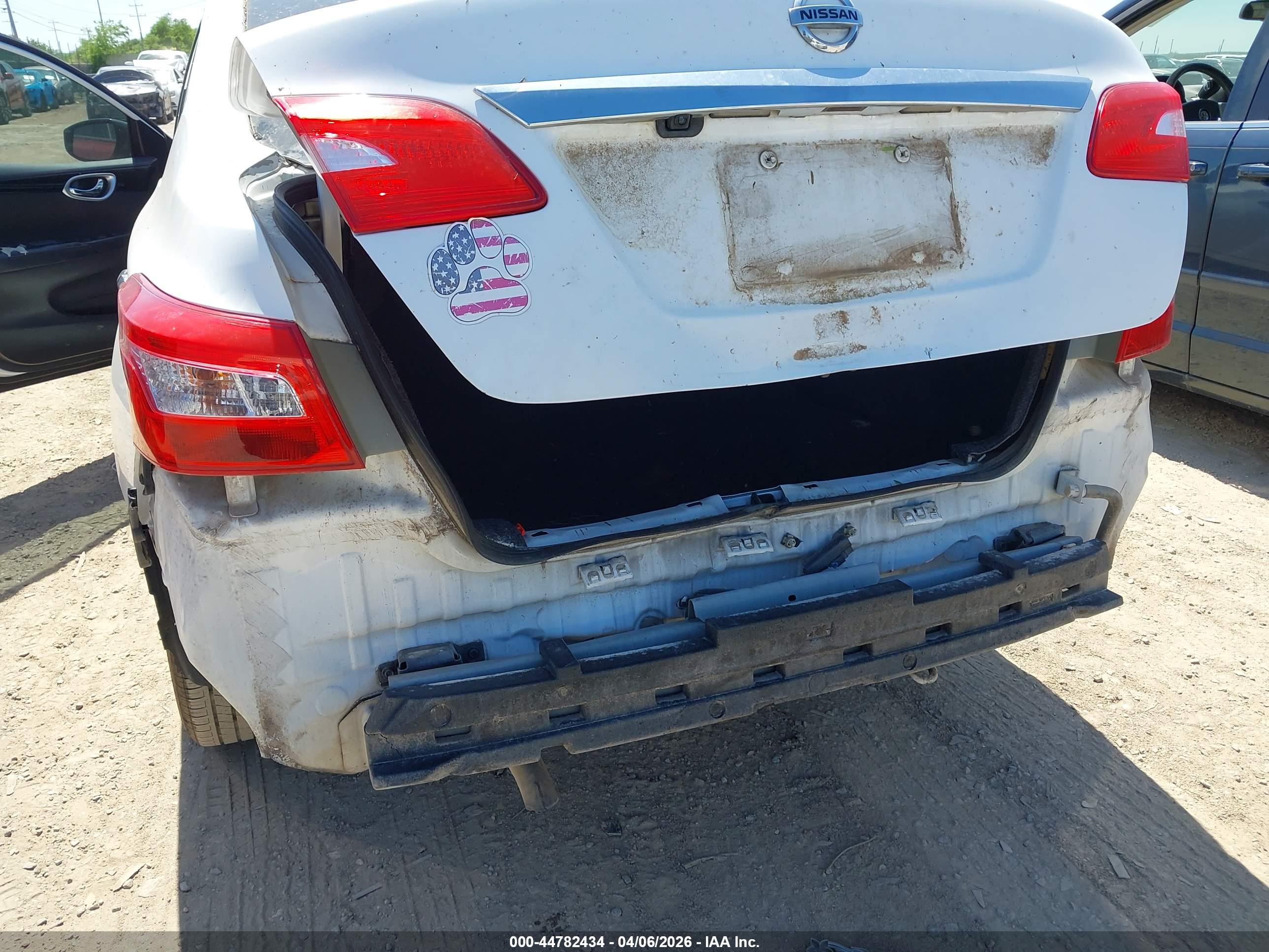 NISSAN SENTRA image 6