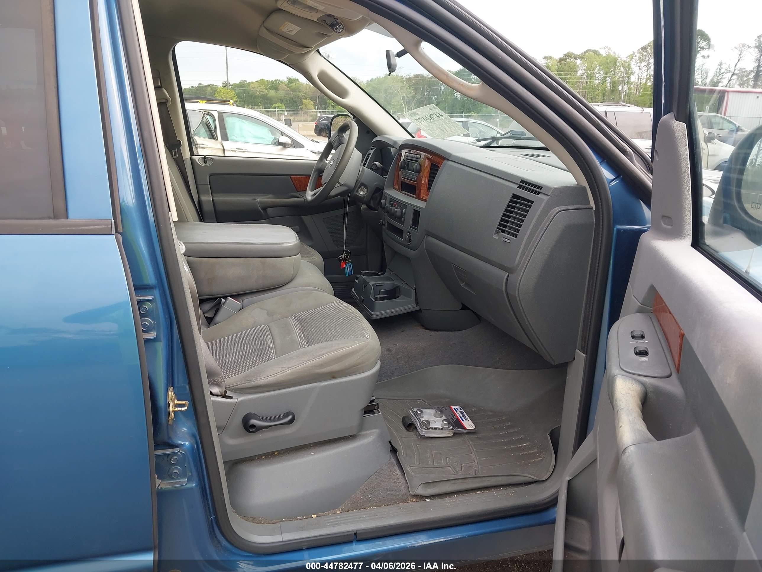 DODGE RAM image 5