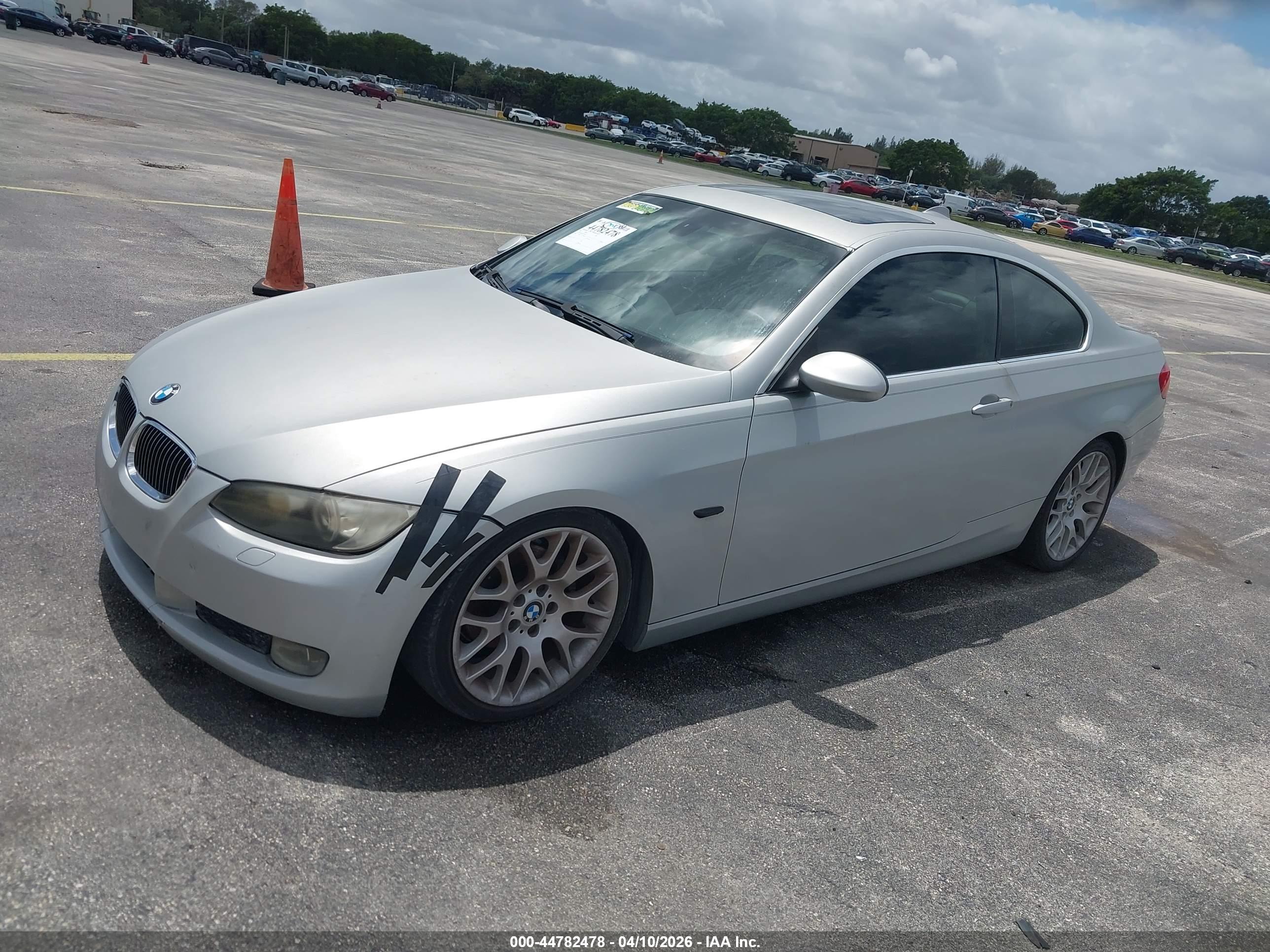 BMW 328I image 2