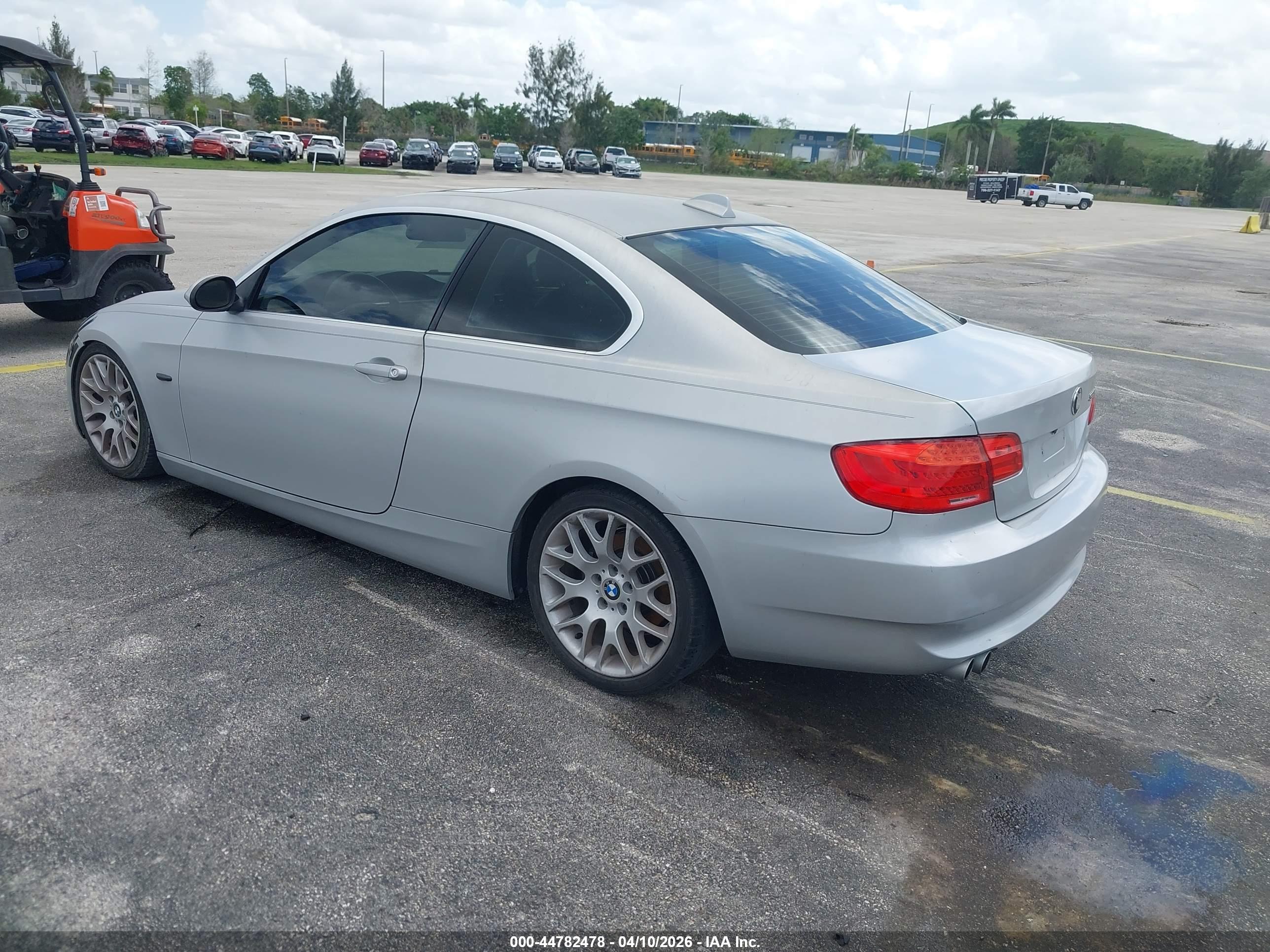 BMW 328I image 3