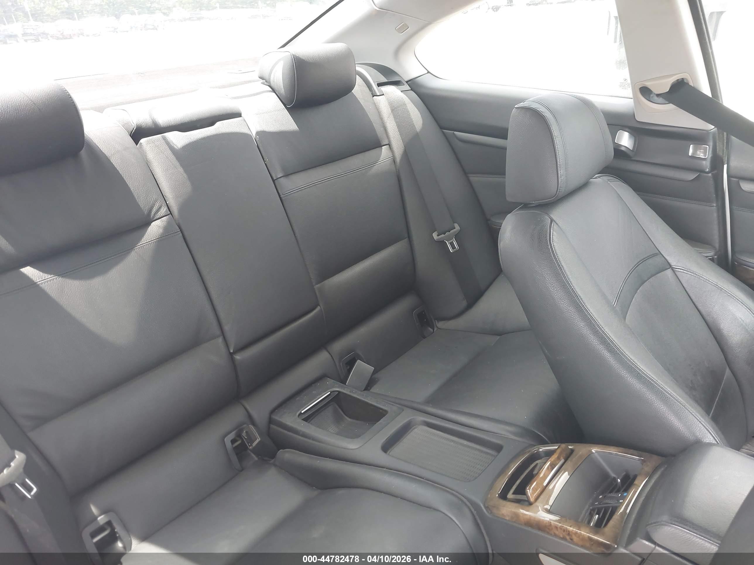 BMW 328I image 8