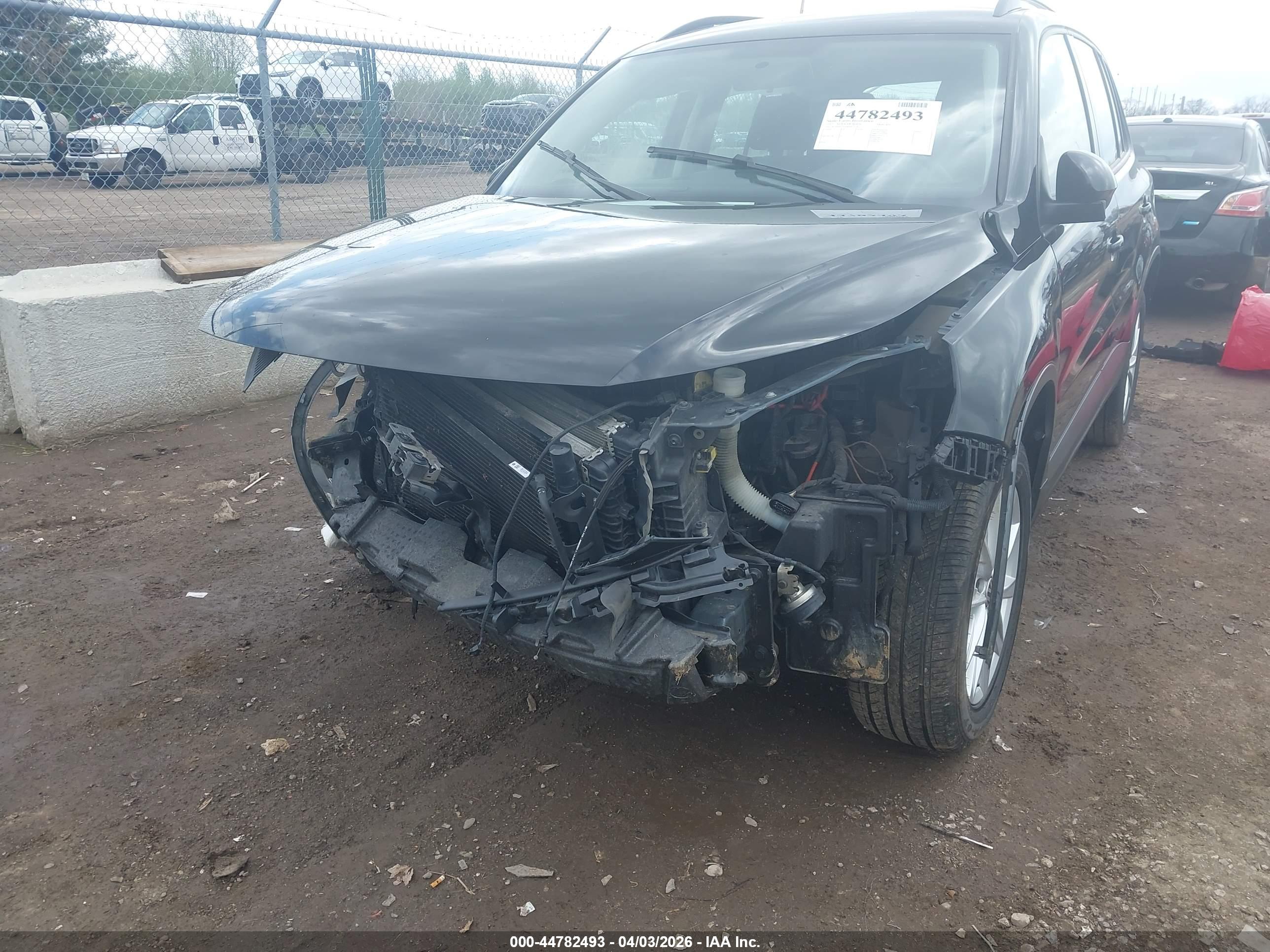 VOLKSWAGEN TIGUAN image 6