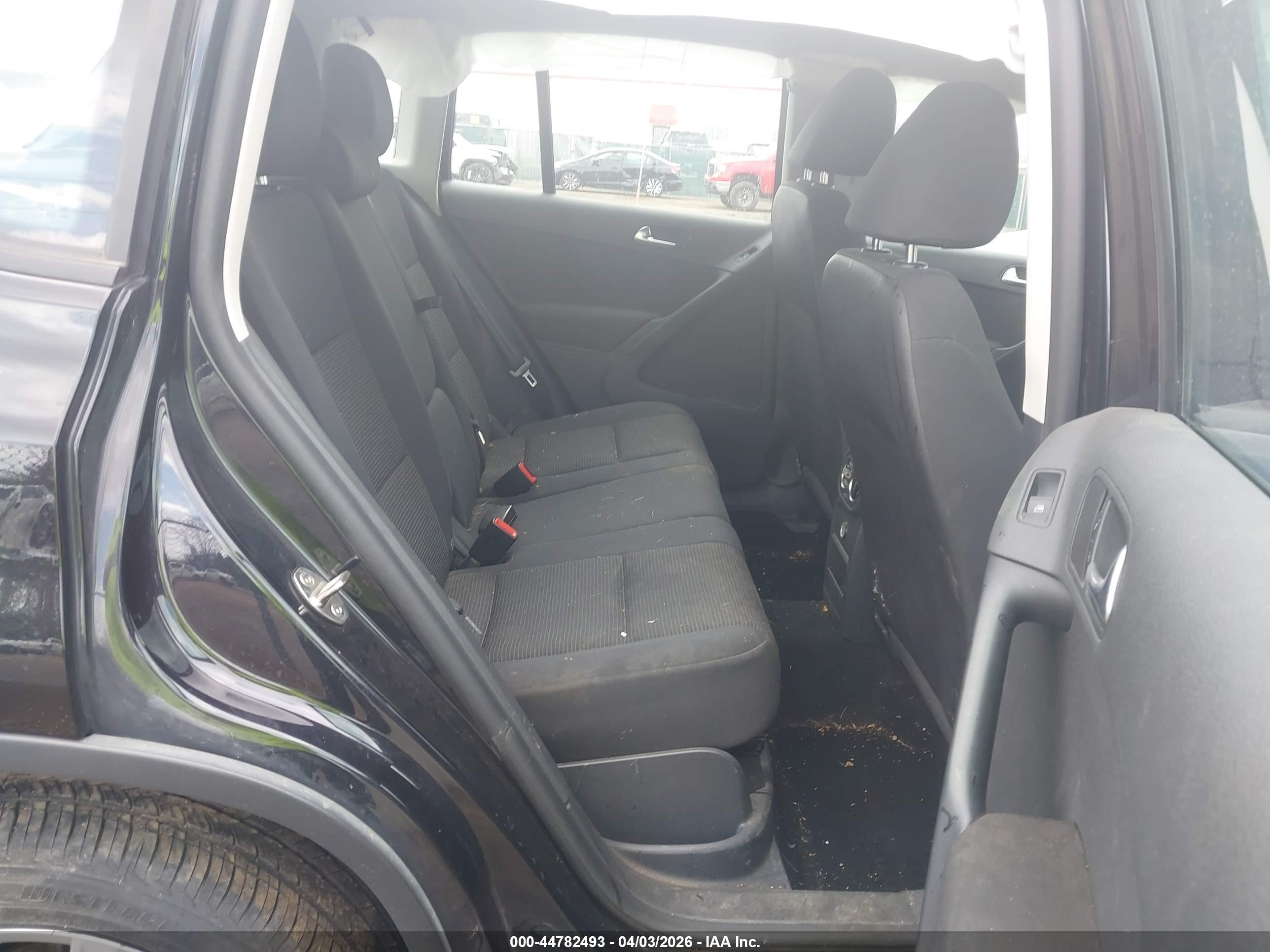 VOLKSWAGEN TIGUAN image 8