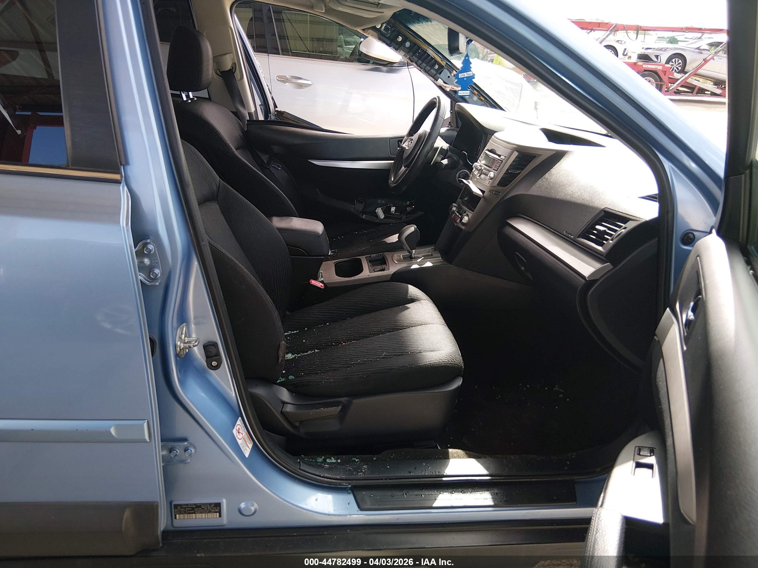SUBARU OUTBACK image 5