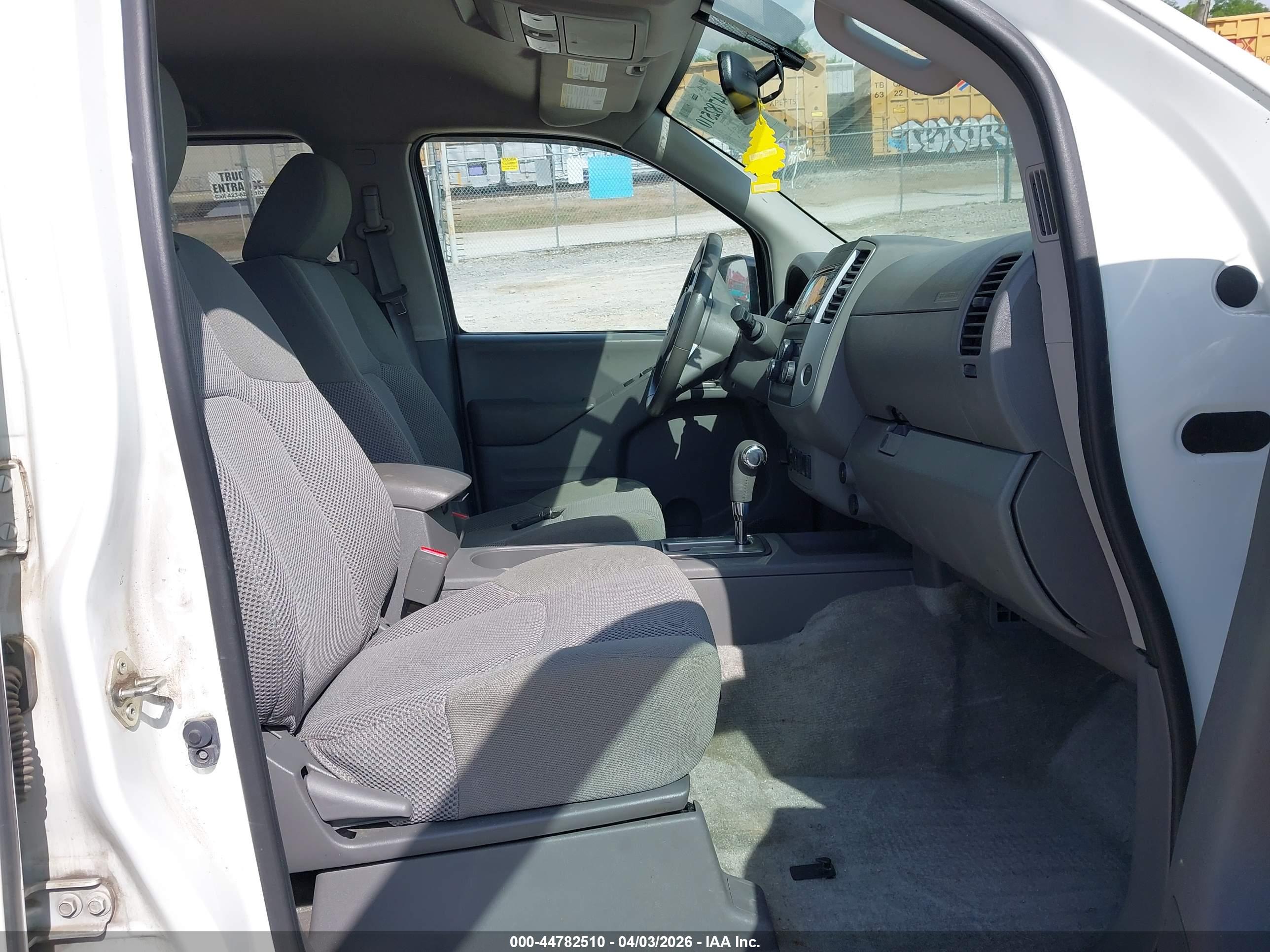 NISSAN FRONTIER image 5