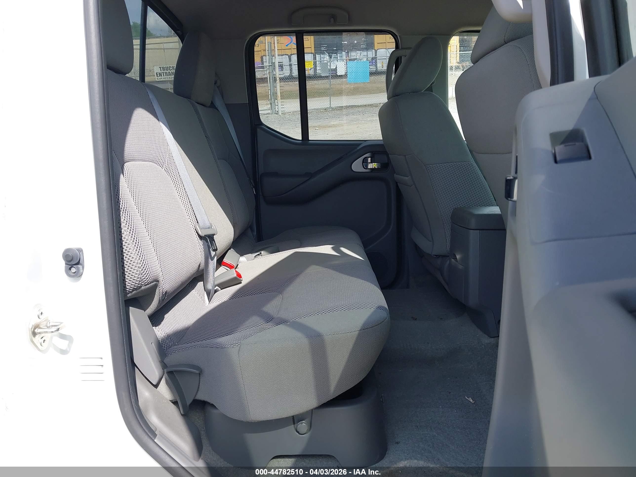 NISSAN FRONTIER image 8