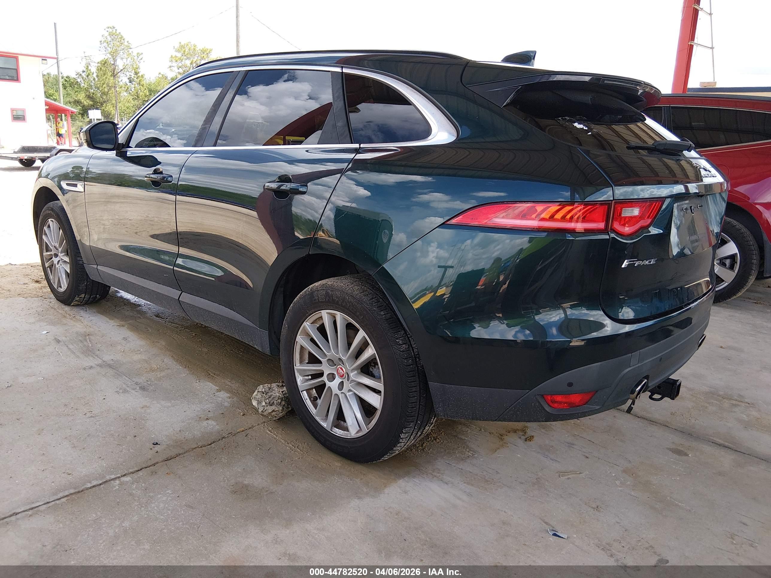 JAGUAR F-PACE image 3