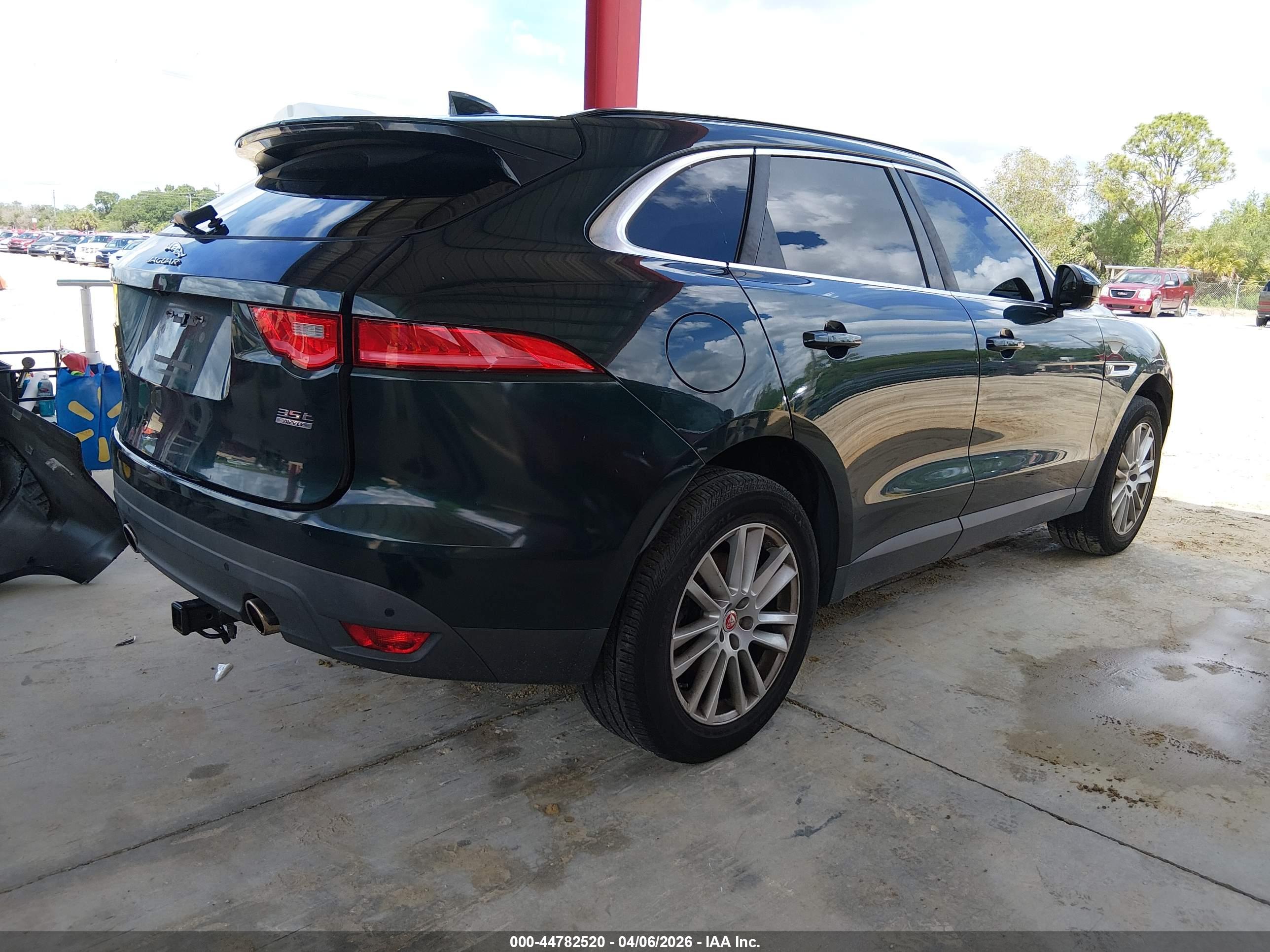 JAGUAR F-PACE image 4