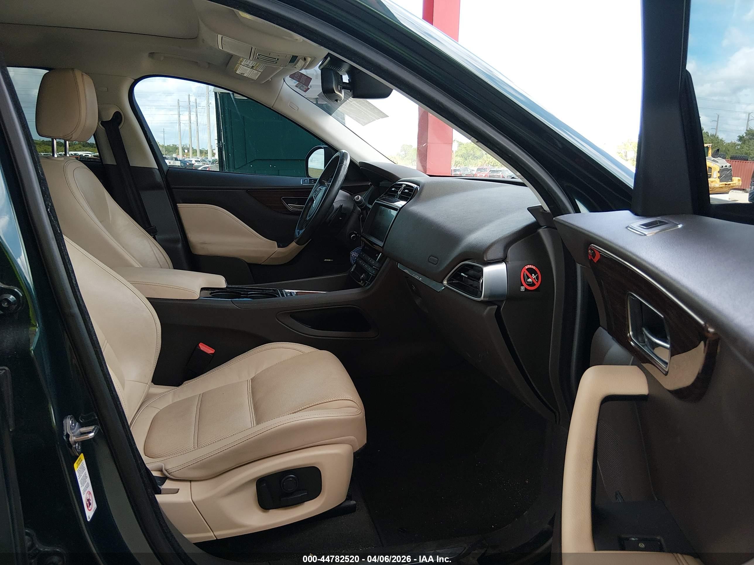 JAGUAR F-PACE image 5