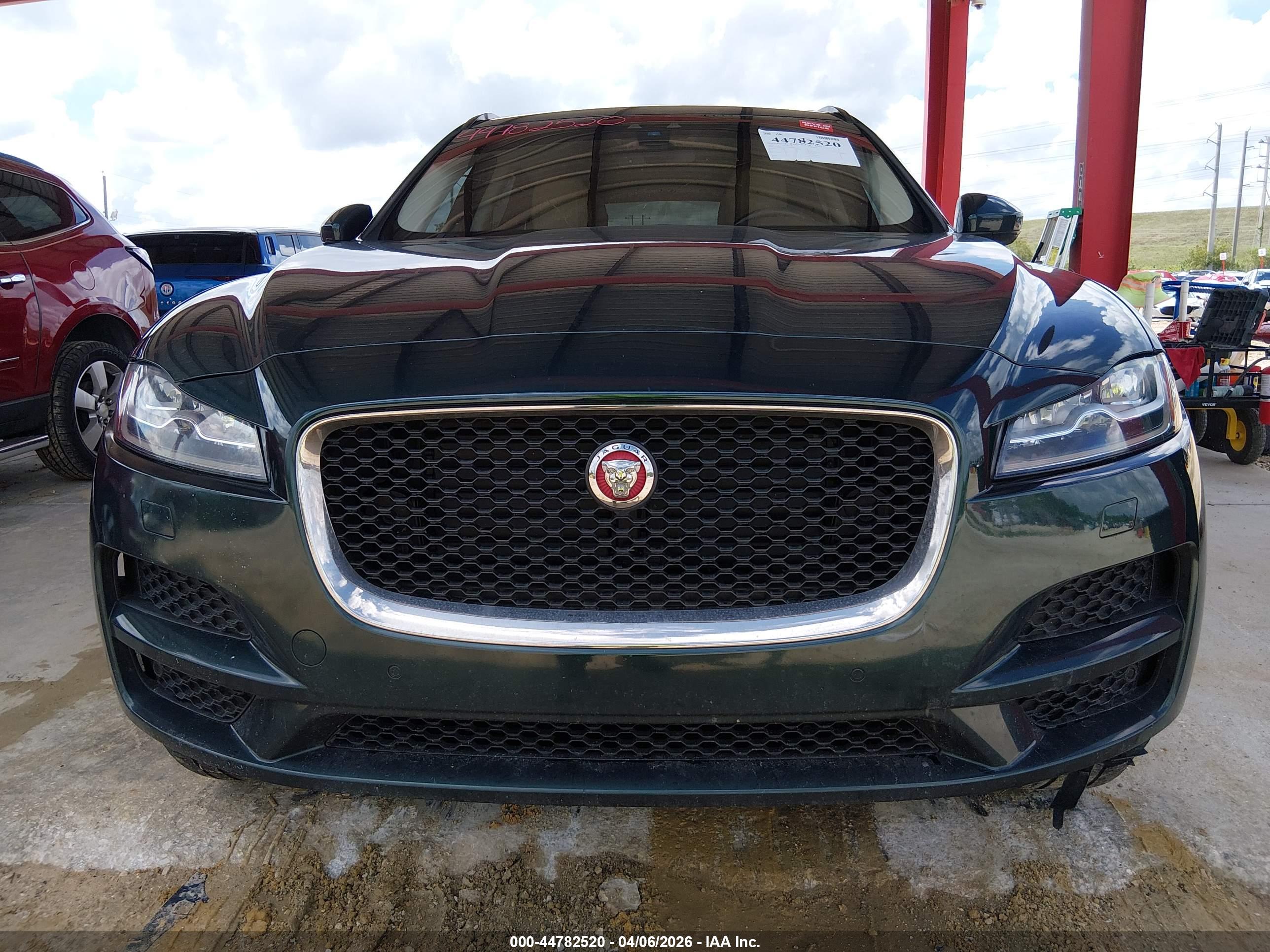 JAGUAR F-PACE image 6