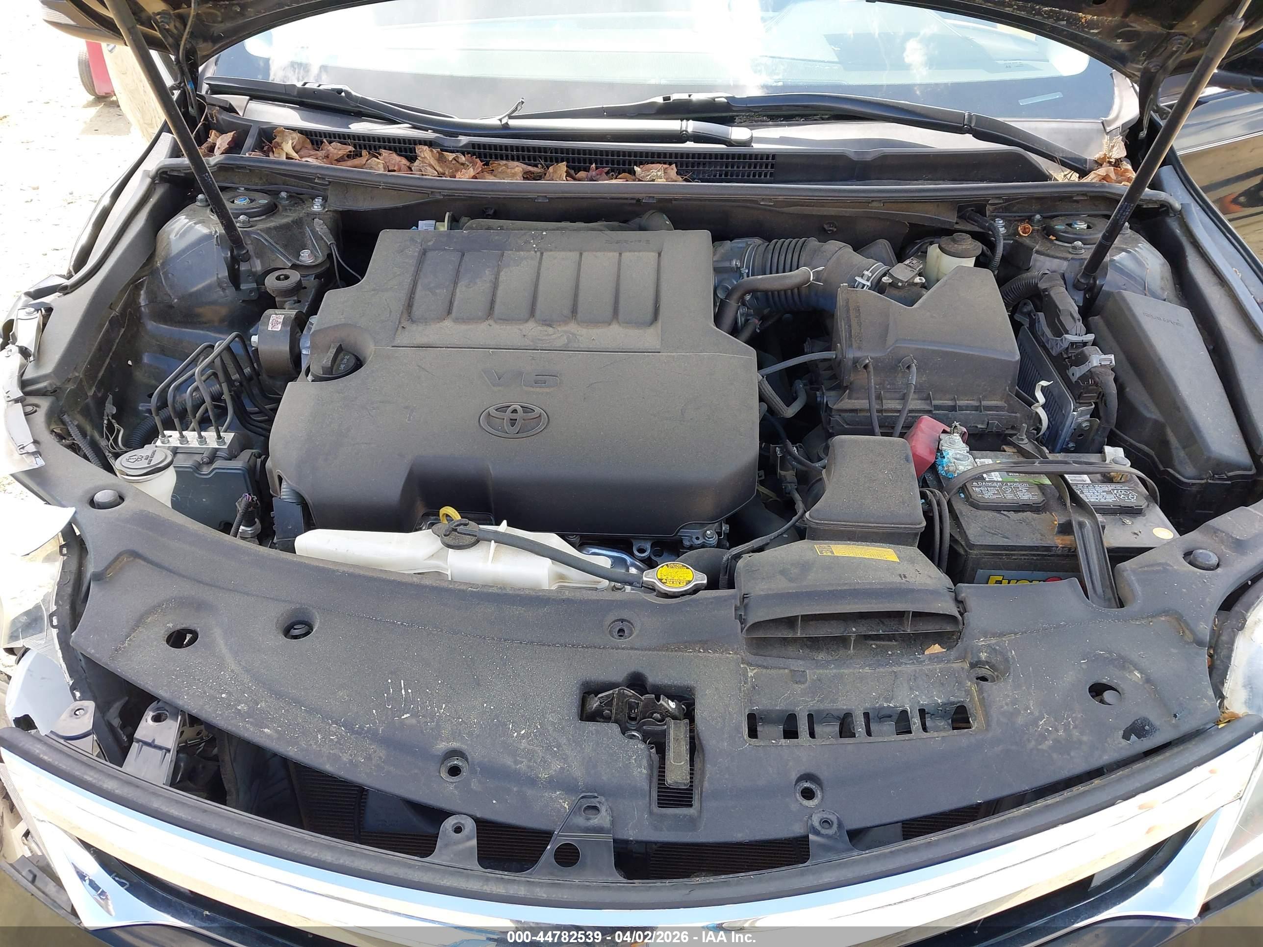 TOYOTA AVALON image 10