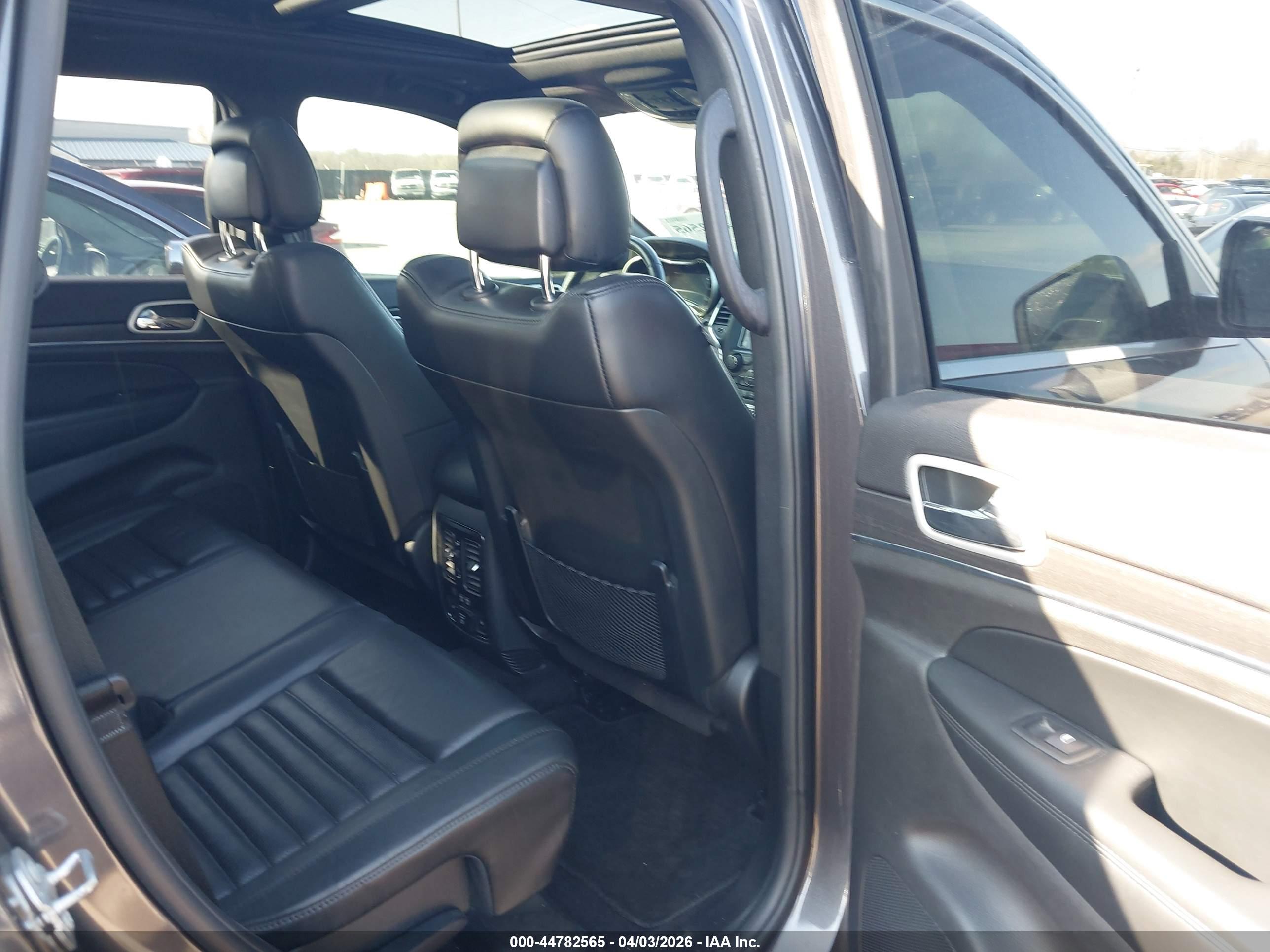 JEEP GRAND image 8