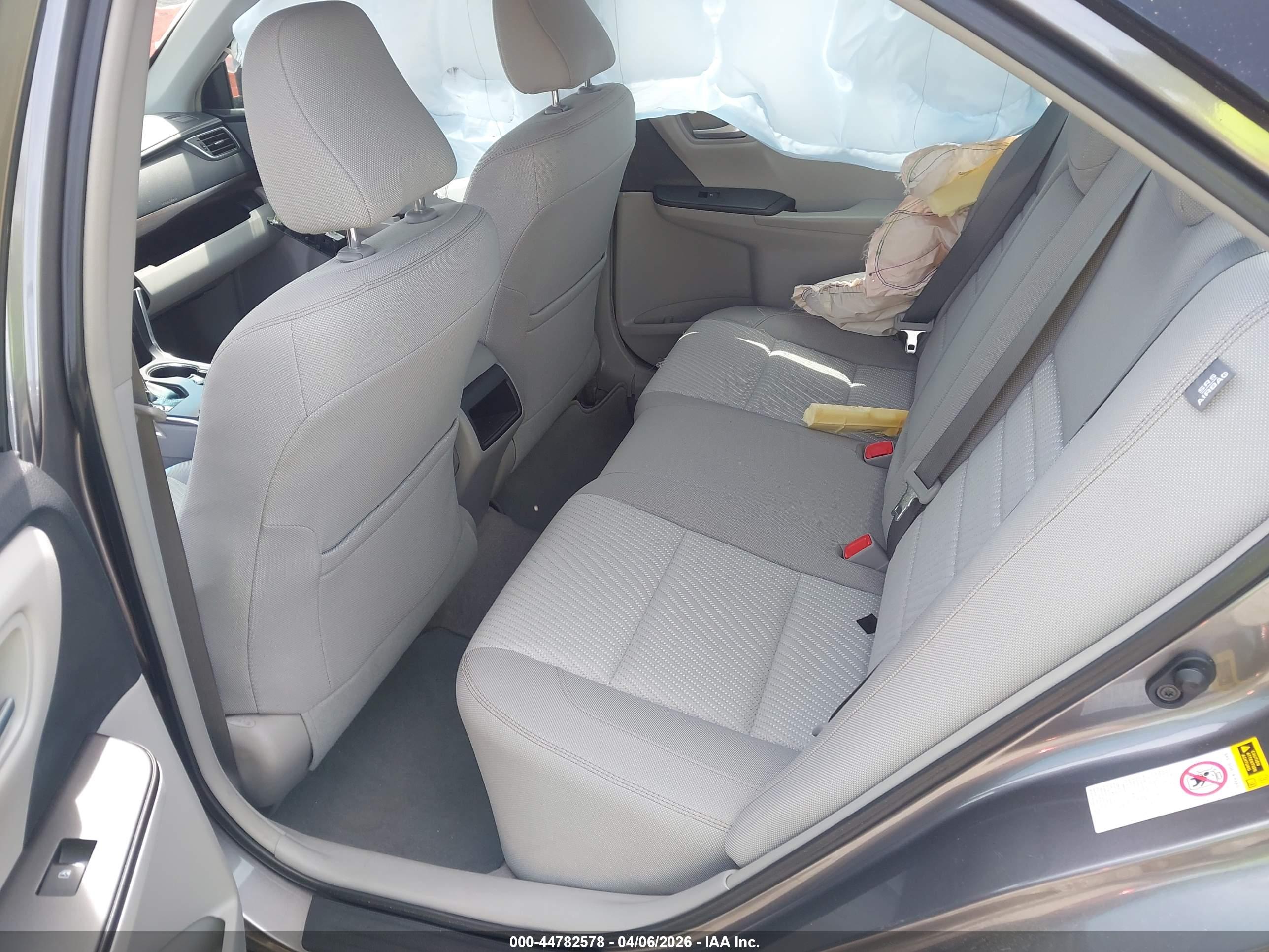 TOYOTA CAMRY image 8