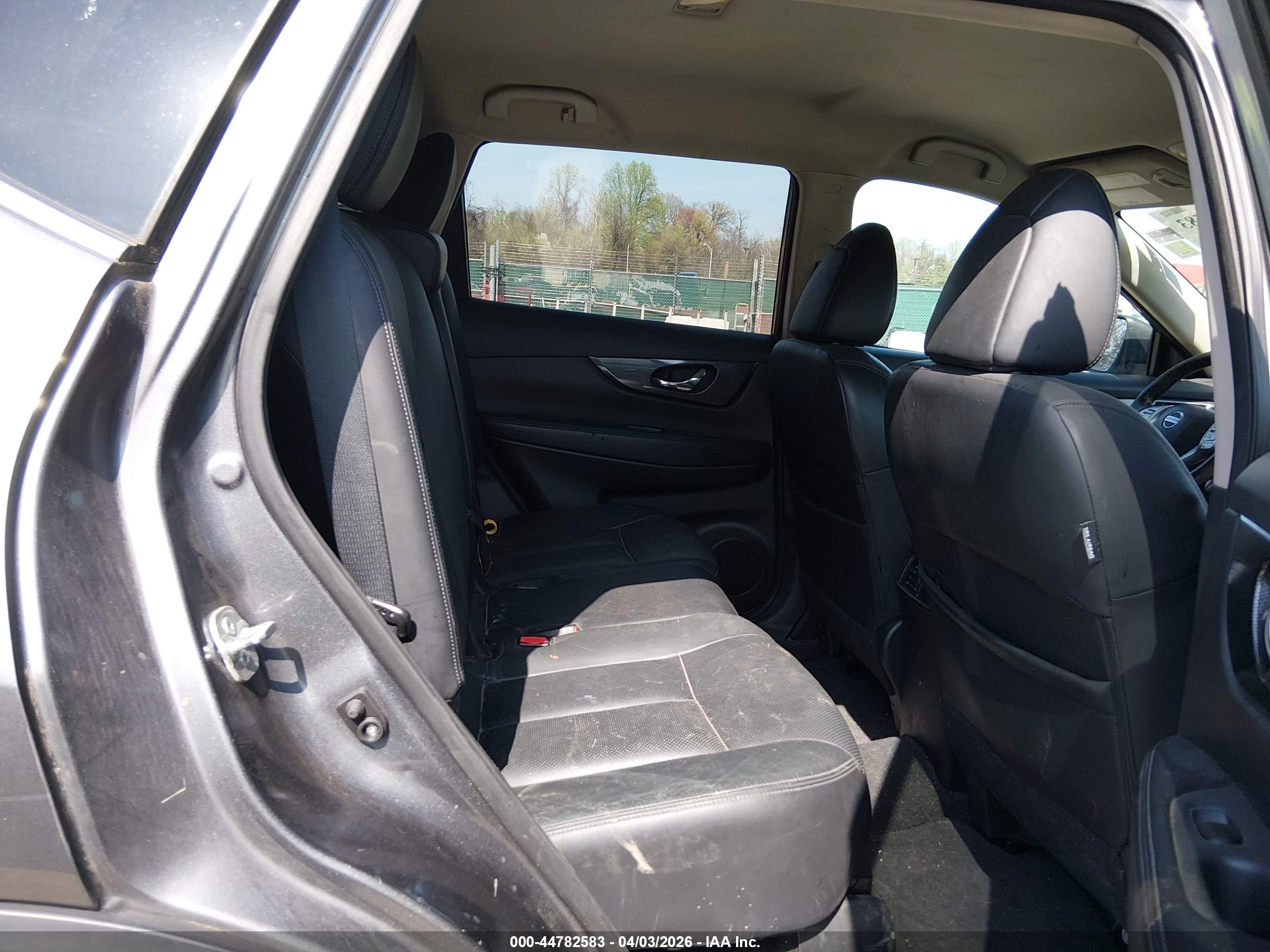 NISSAN ROGUE image 8