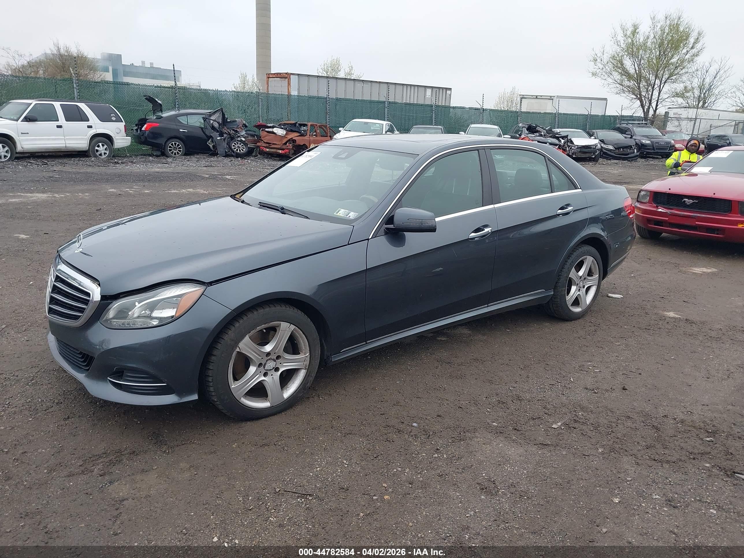 MERCEDES-BENZ E image 2