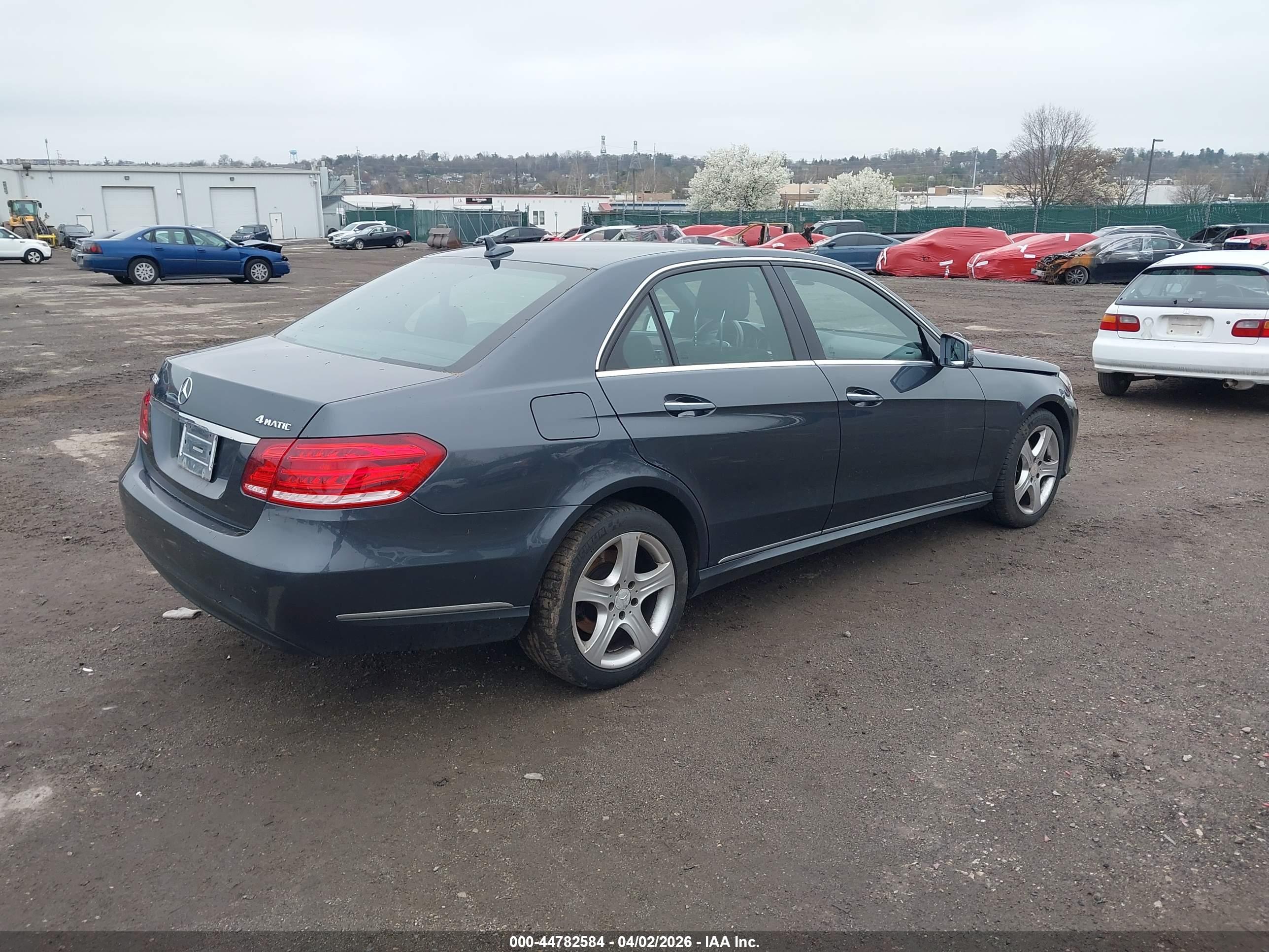 MERCEDES-BENZ E image 4