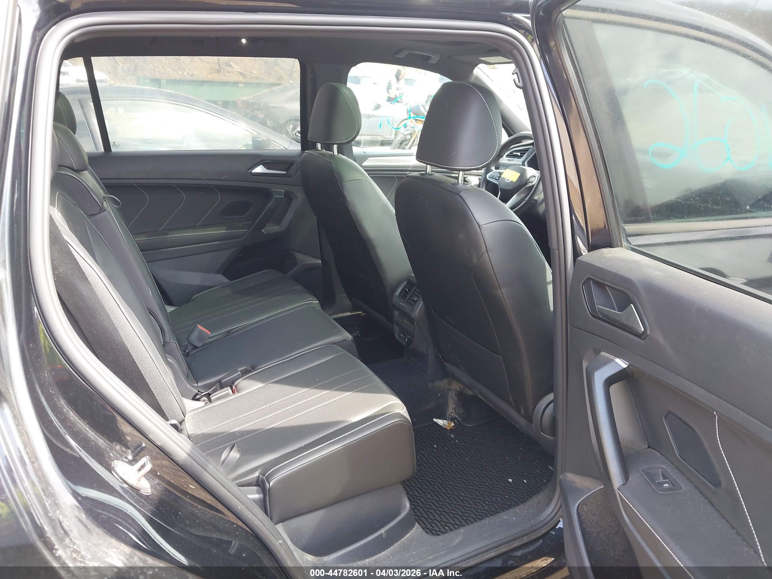 VOLKSWAGEN TIGUAN image 8