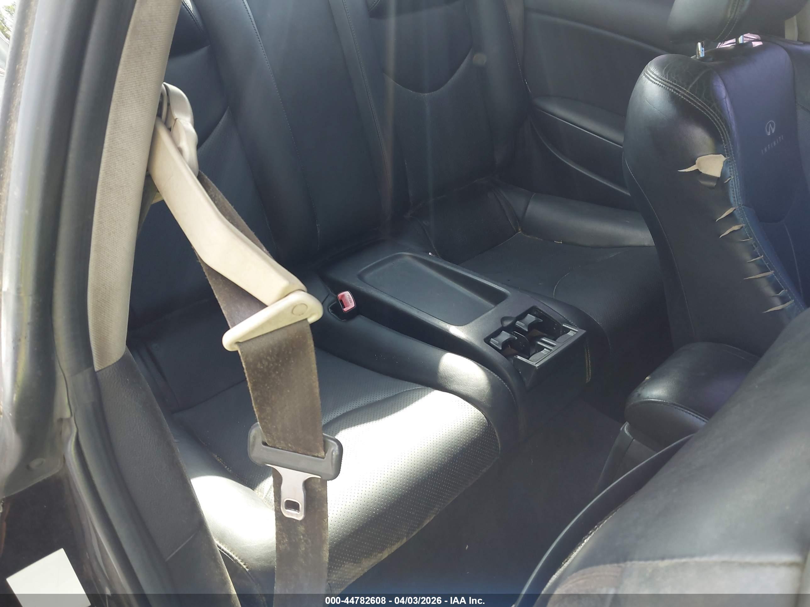 INFINITI G37 image 8
