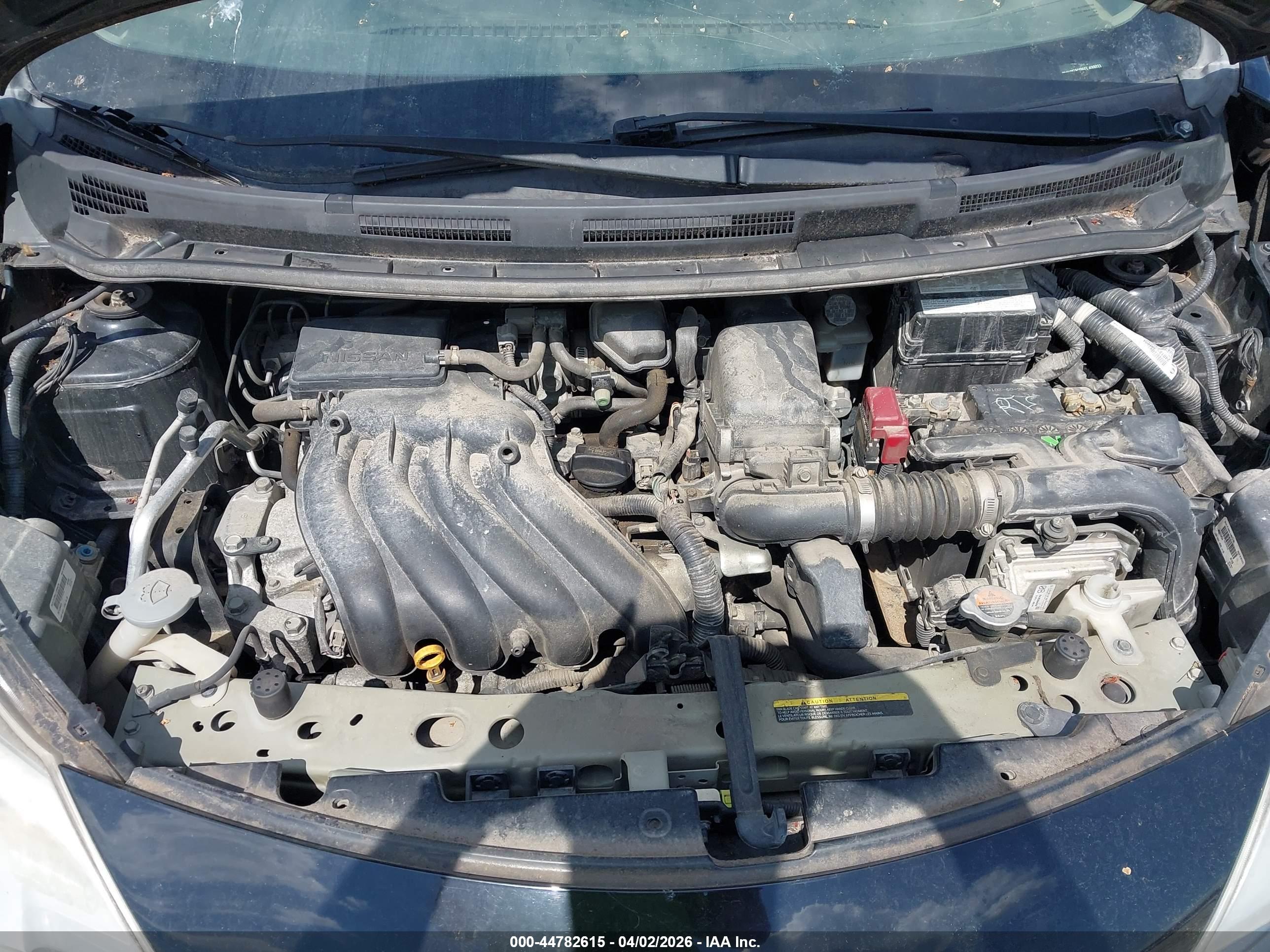 NISSAN VERSA image 10
