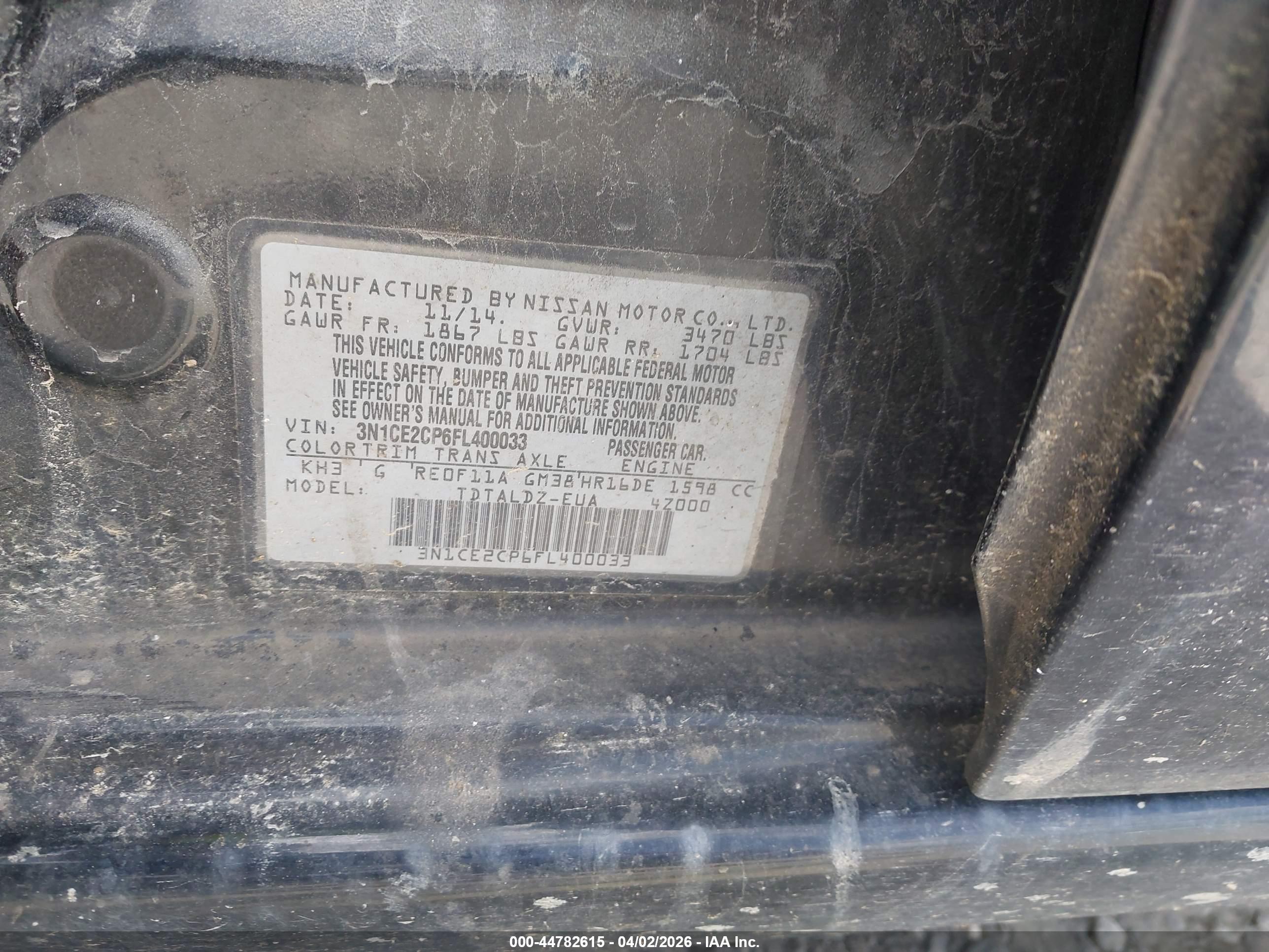 NISSAN VERSA image 9