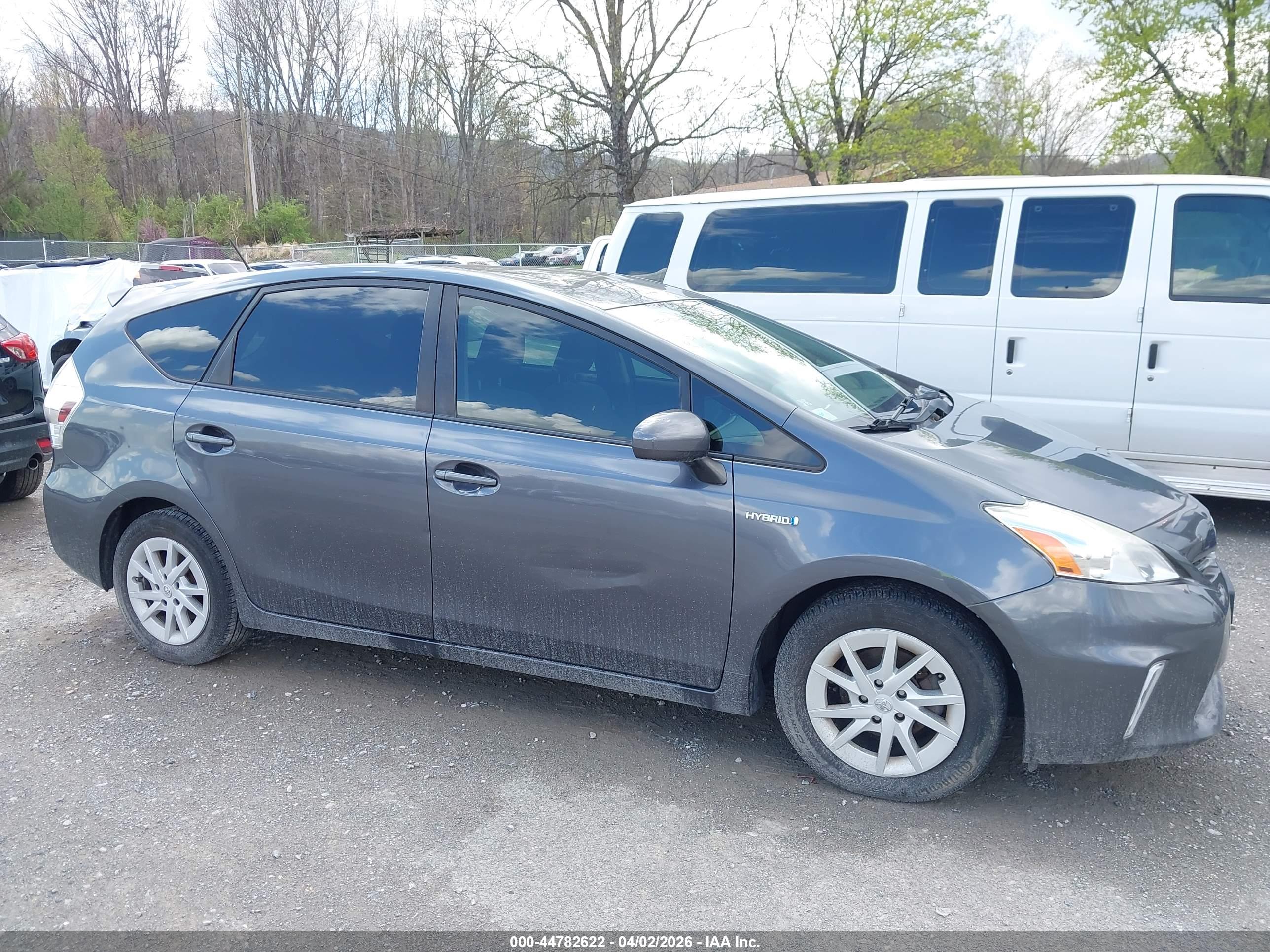 TOYOTA PRIUS image 6
