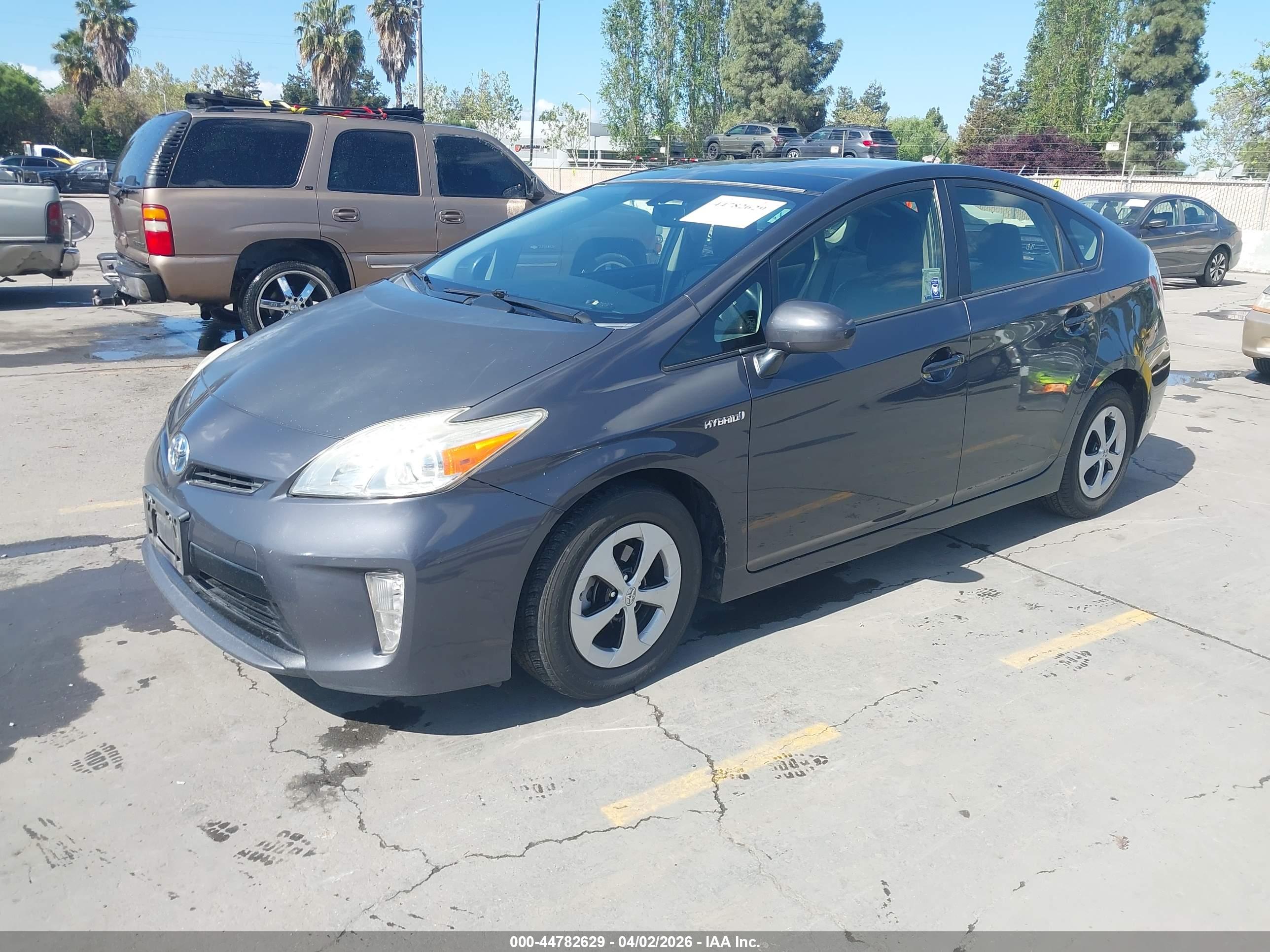 TOYOTA PRIUS image 2