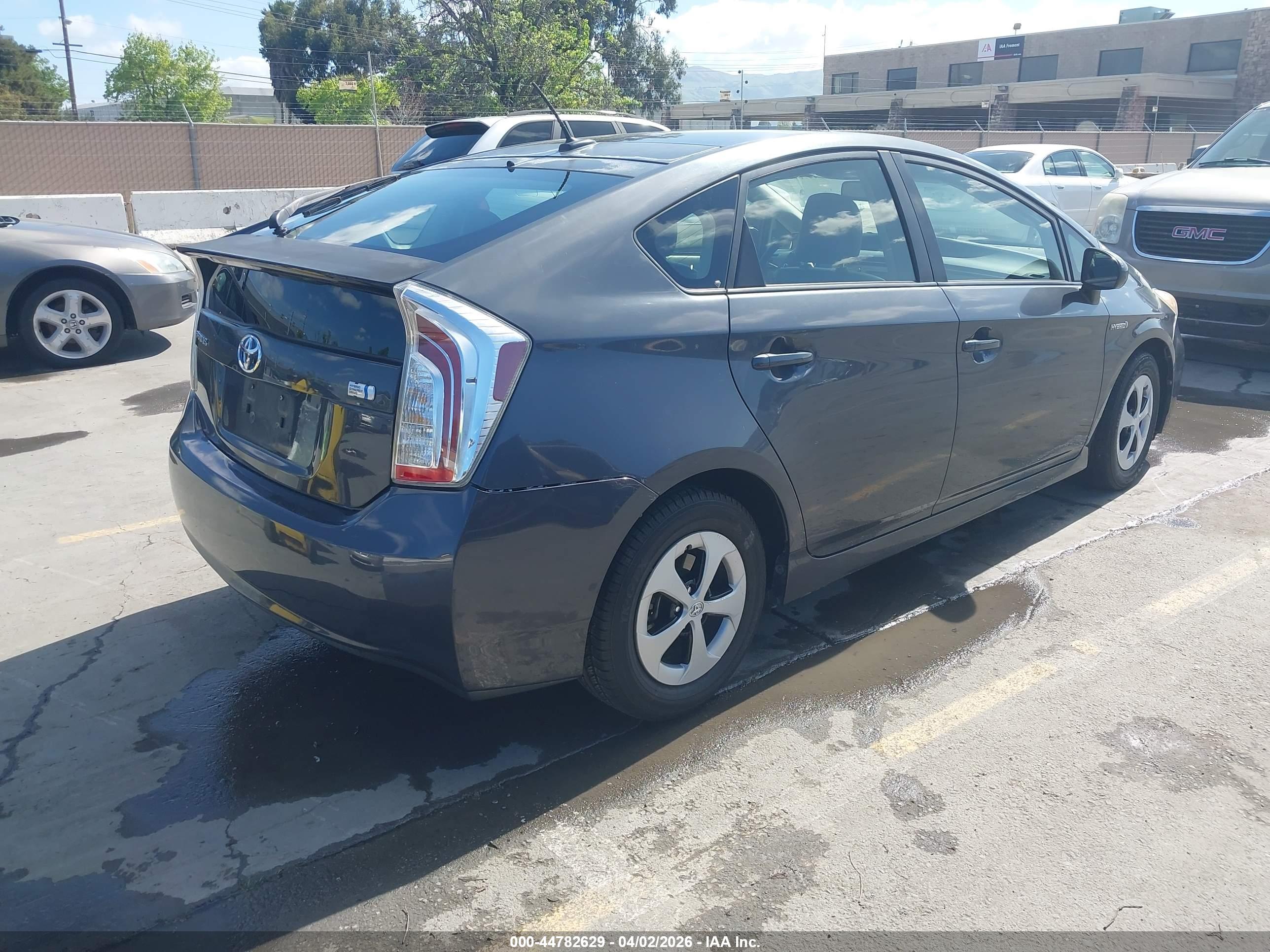 TOYOTA PRIUS image 4